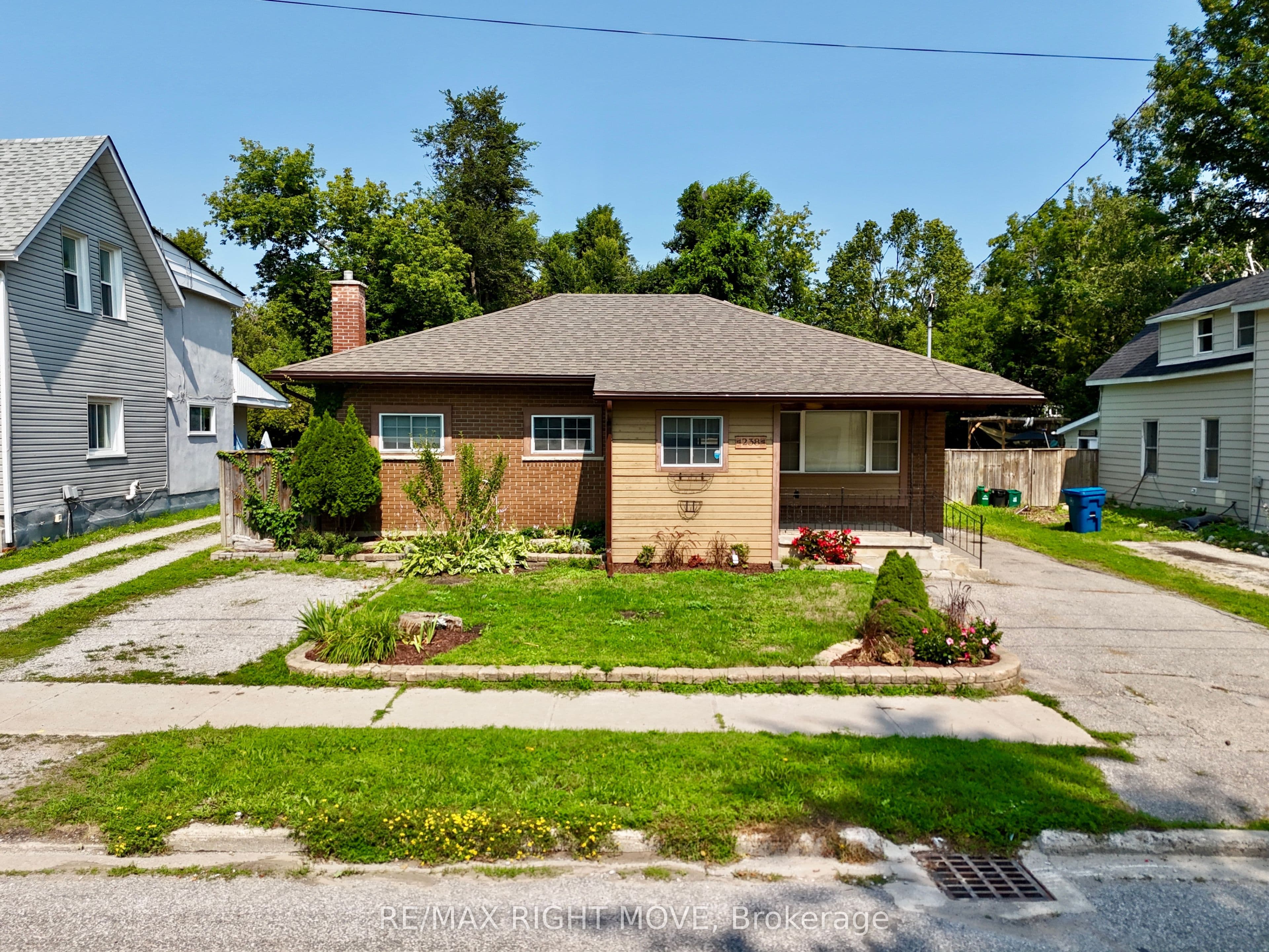 238 Mary Street, Orillia, ON L3V 3E6
