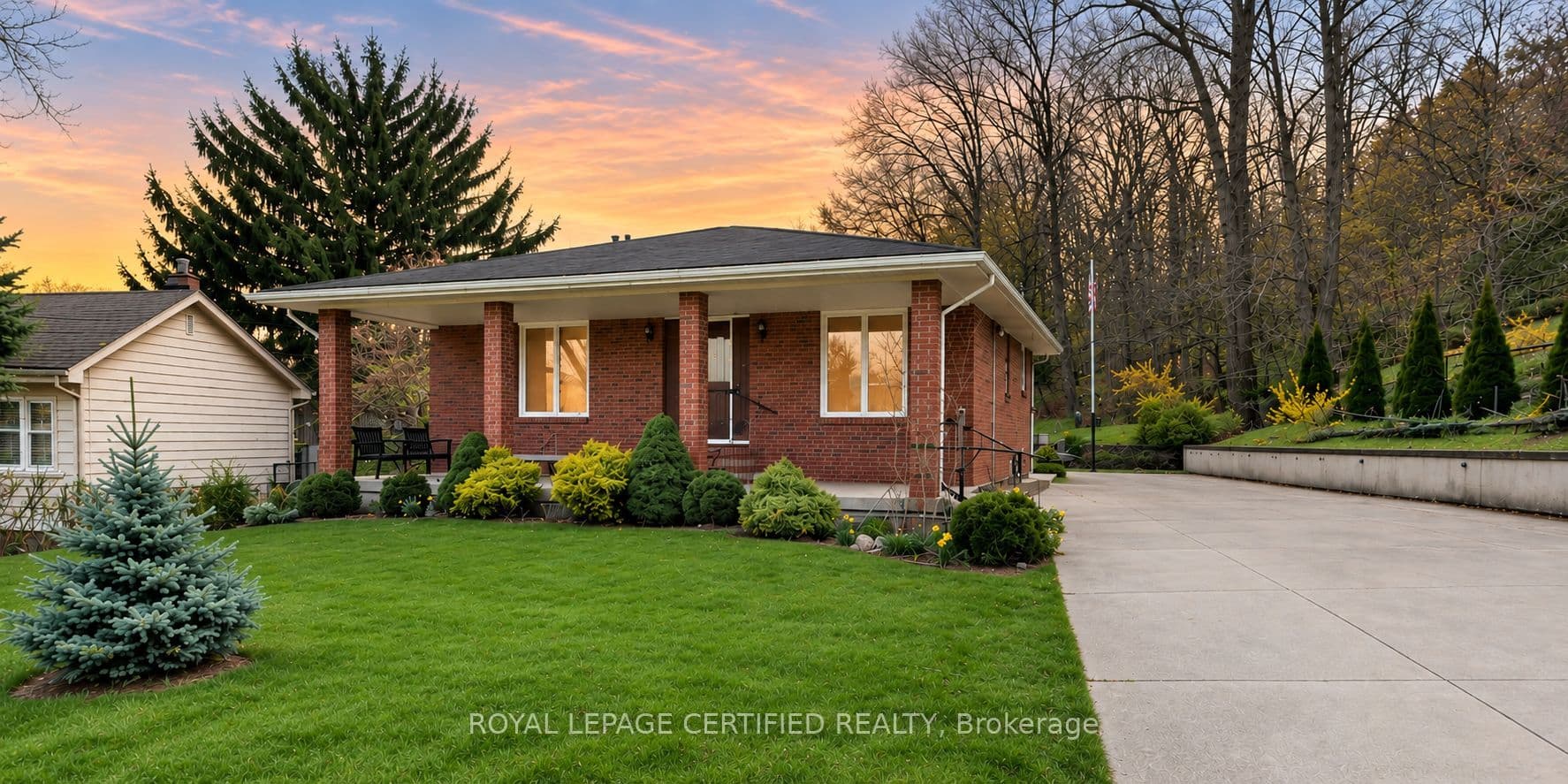 84 Homeside Avenue, Hamilton, ON L8G 3H1