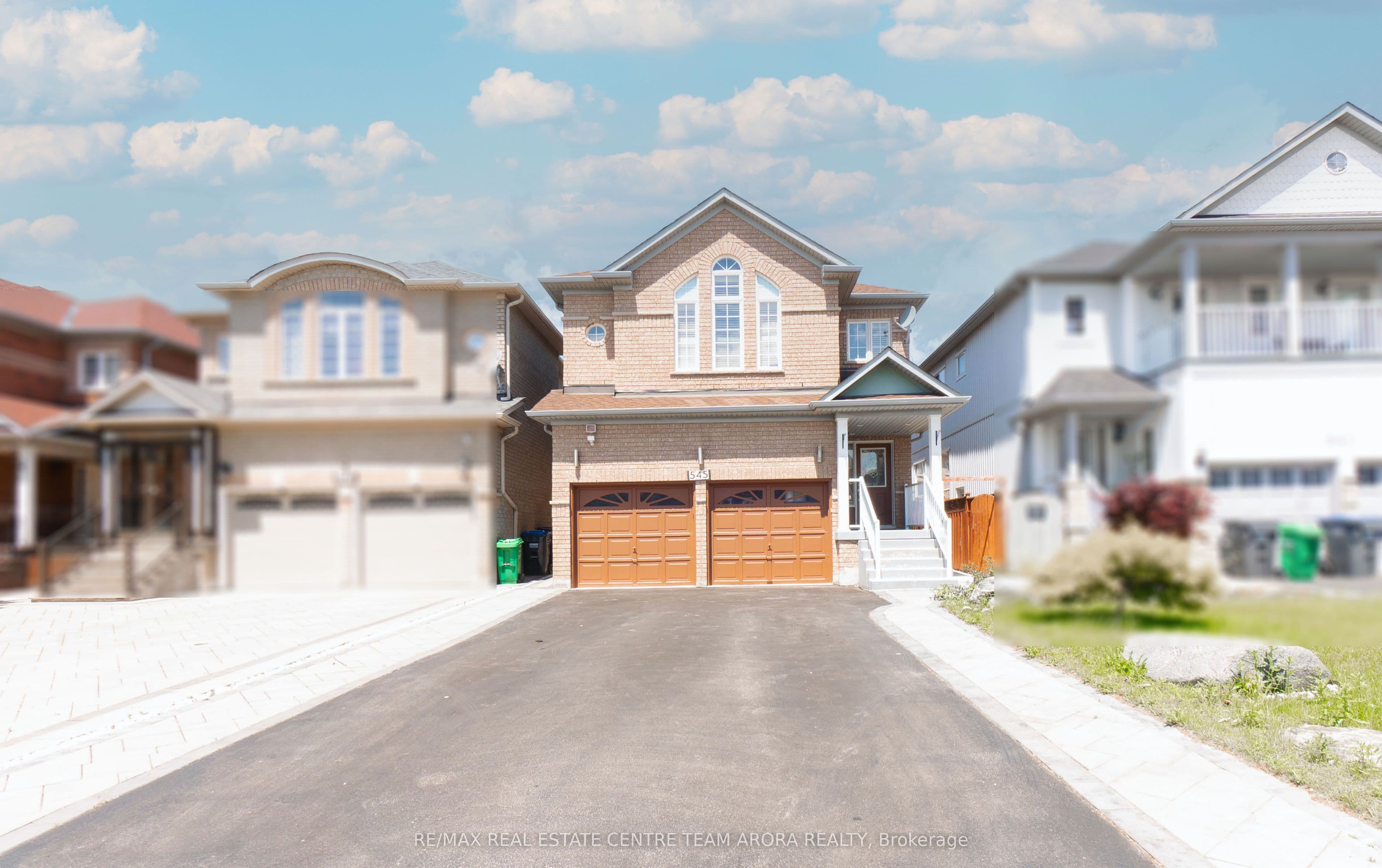 545 Warhol Way, Mississauga, ON L5W 1M2