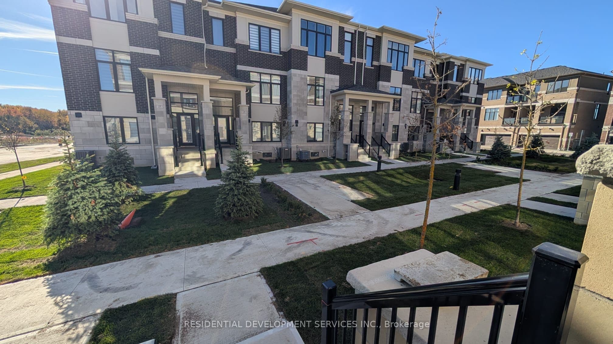 3 Norman Fleming Lane, Richmond Hill, ON L4S 1N4