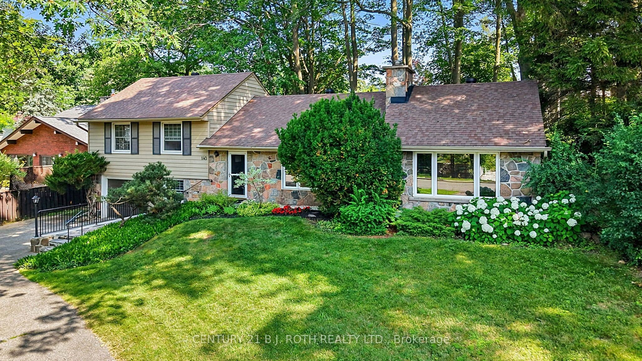 140 Shanty Bay Road, Barrie, ON L4M 1E3