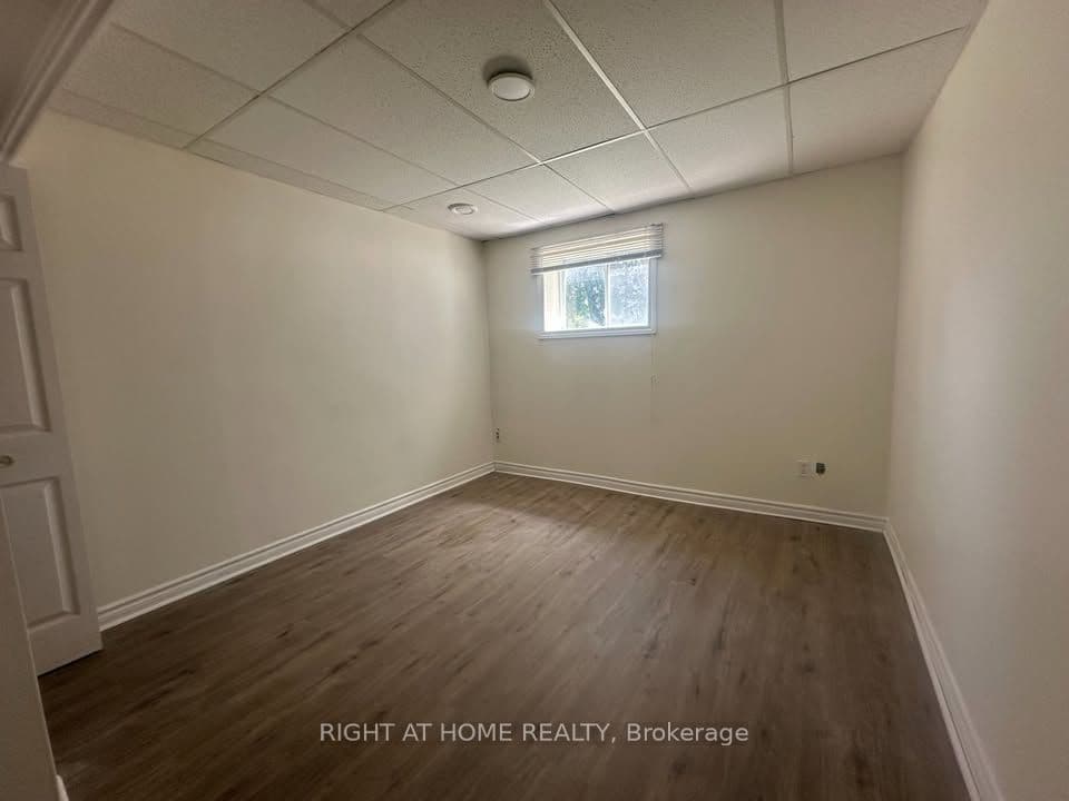821 10th Line Basement, Innisfil, ON L9S 3N4