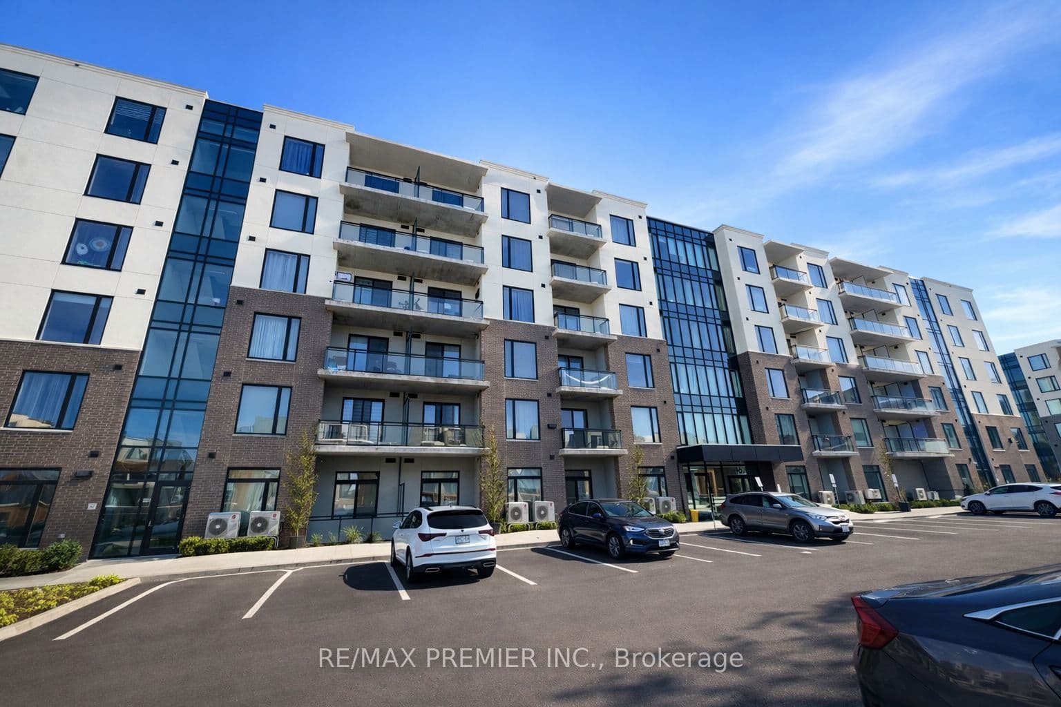 107 ROGER Street 504, Waterloo, ON N2J 0G3