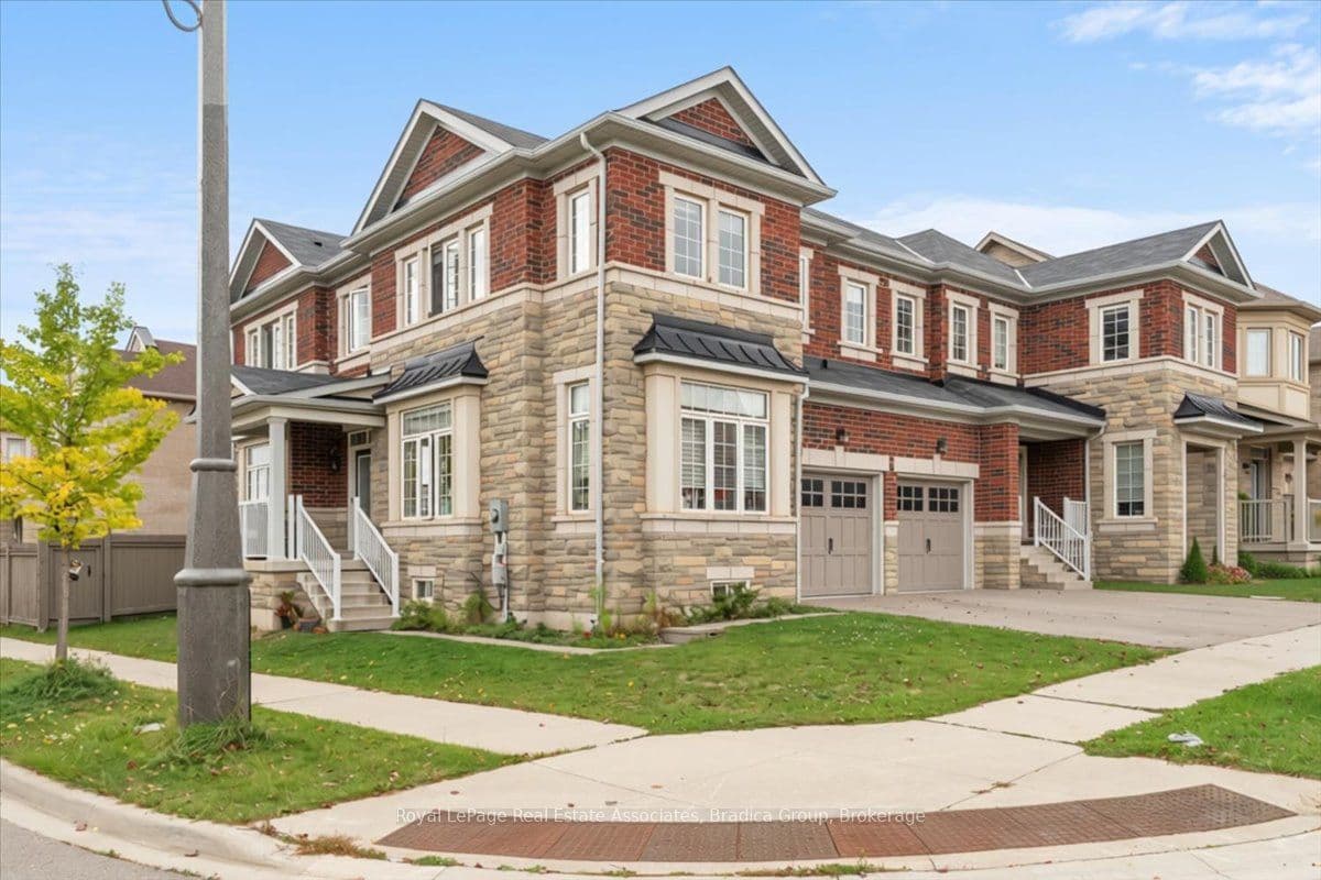 449 George Ryan Avenue, Oakville, ON L6H 0S3