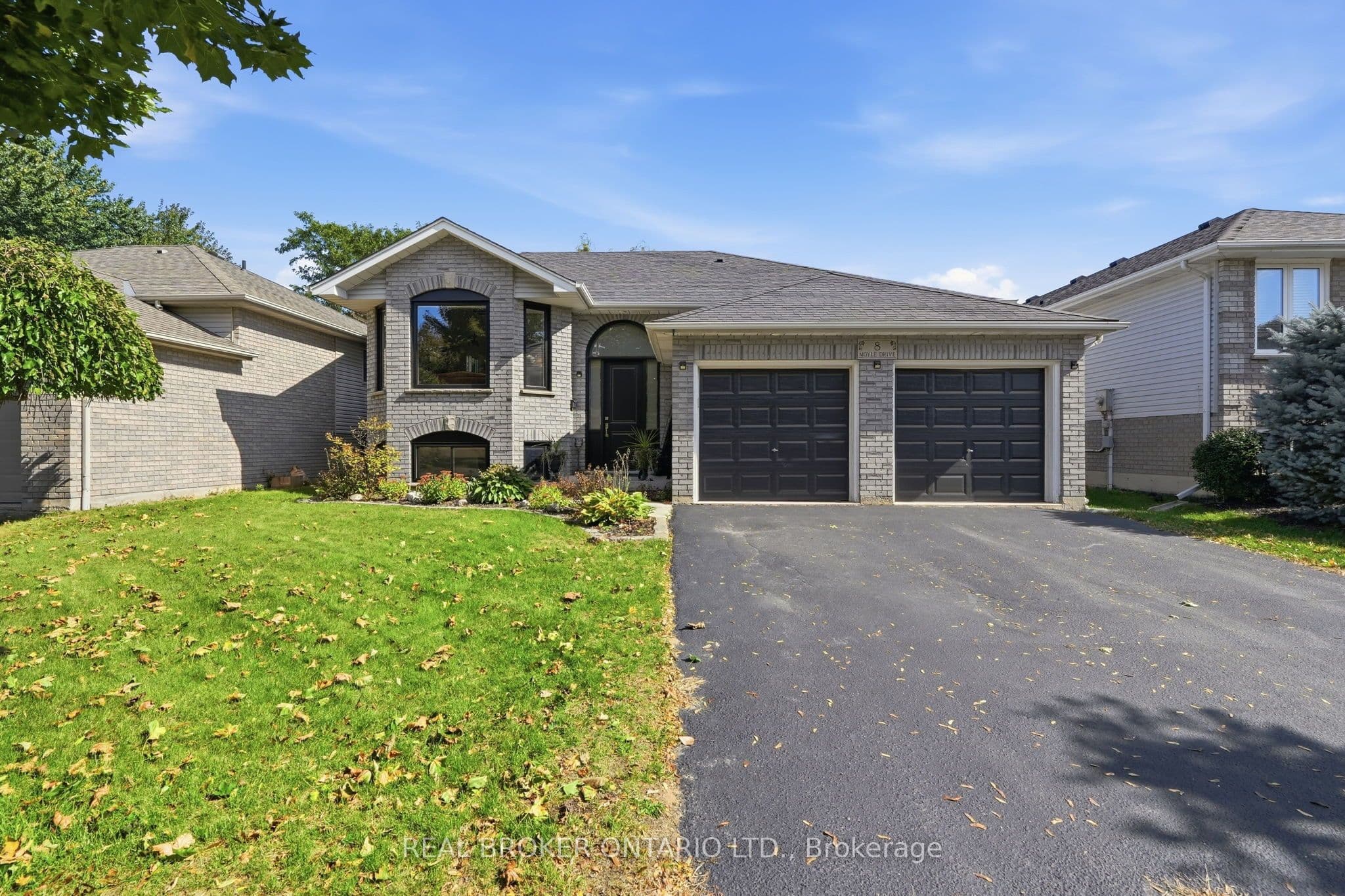 8 Moyle Drive, Brantford, ON N3V 1E5