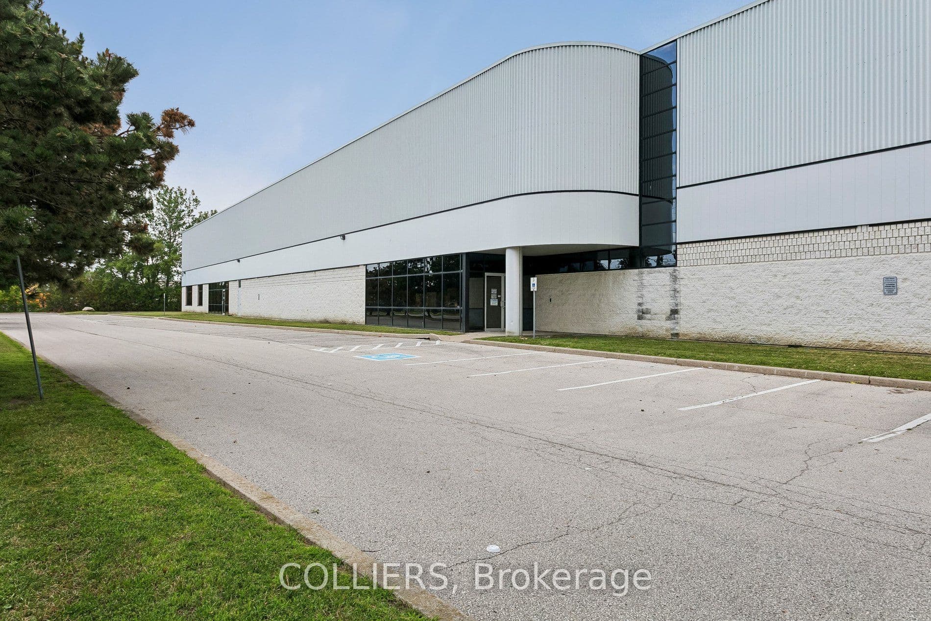 1045 Middlegate Road Unit A, Mississauga, ON L4Y 3Y4