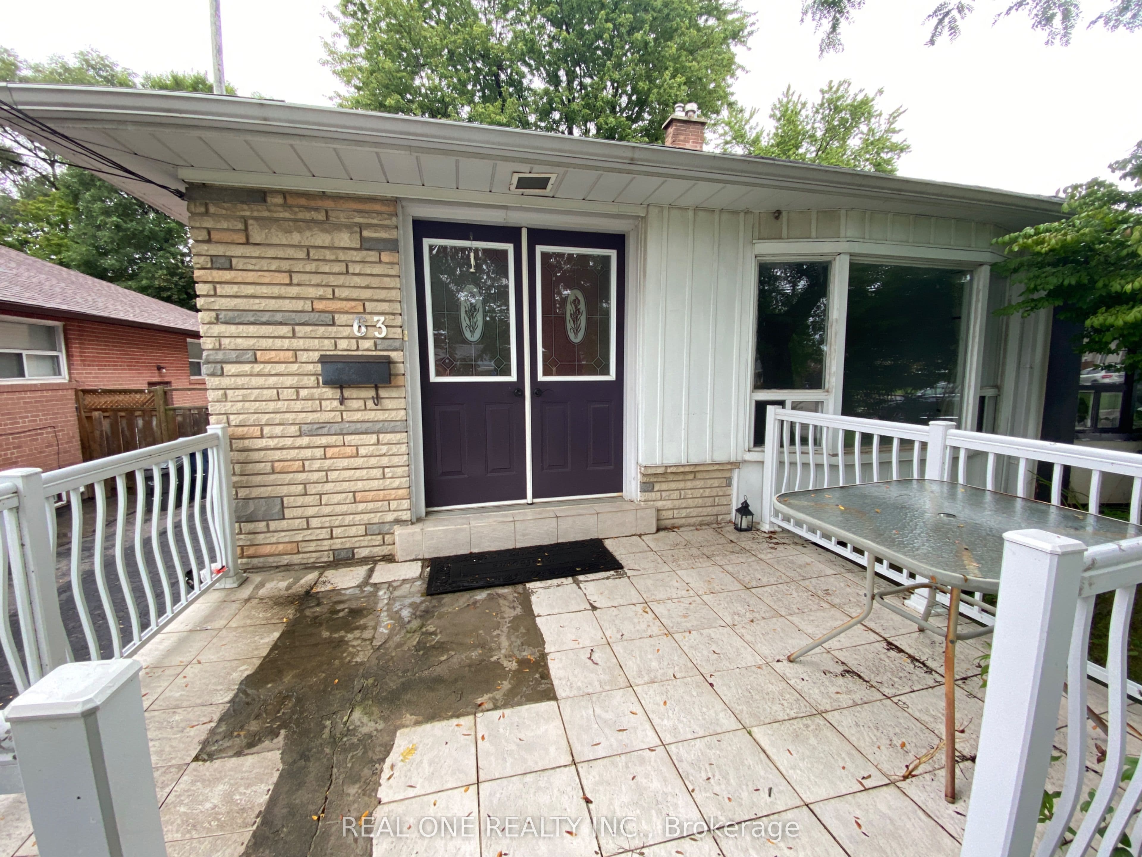 63 Sundial Crescent 2 Bedrooms, Toronto, ON M4A 2J7