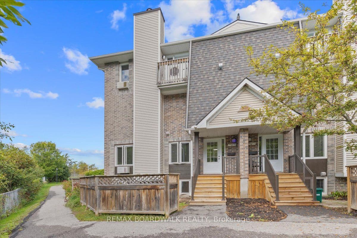 7 Timberview Way 6, Bells Corners and South to Fallowfield, ON K2H 9M5
