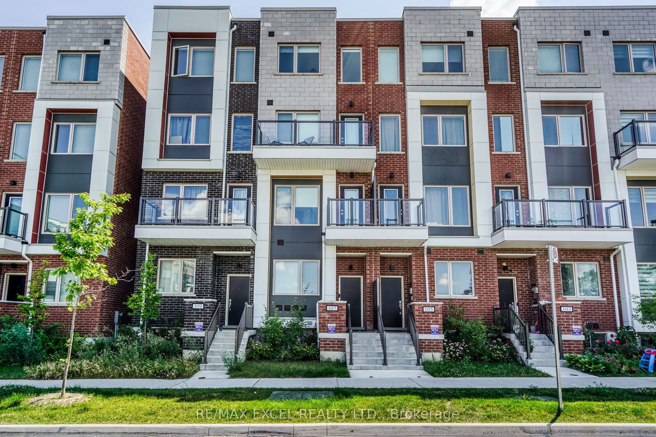 70 William Duncan Road Room4, Toronto, ON M3K 0C5