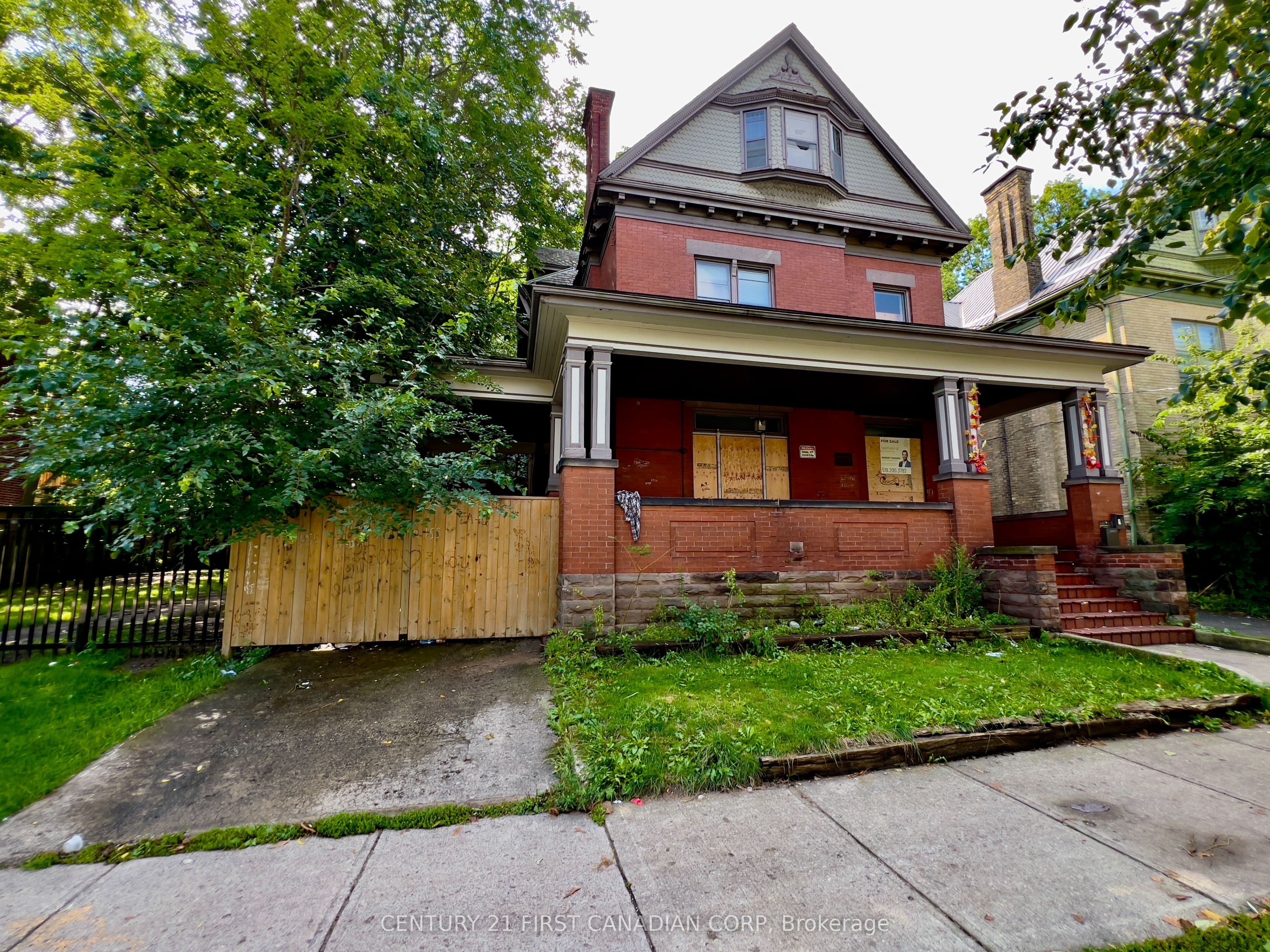 575 QUEENS Avenue, London East, ON N6B 1Y9