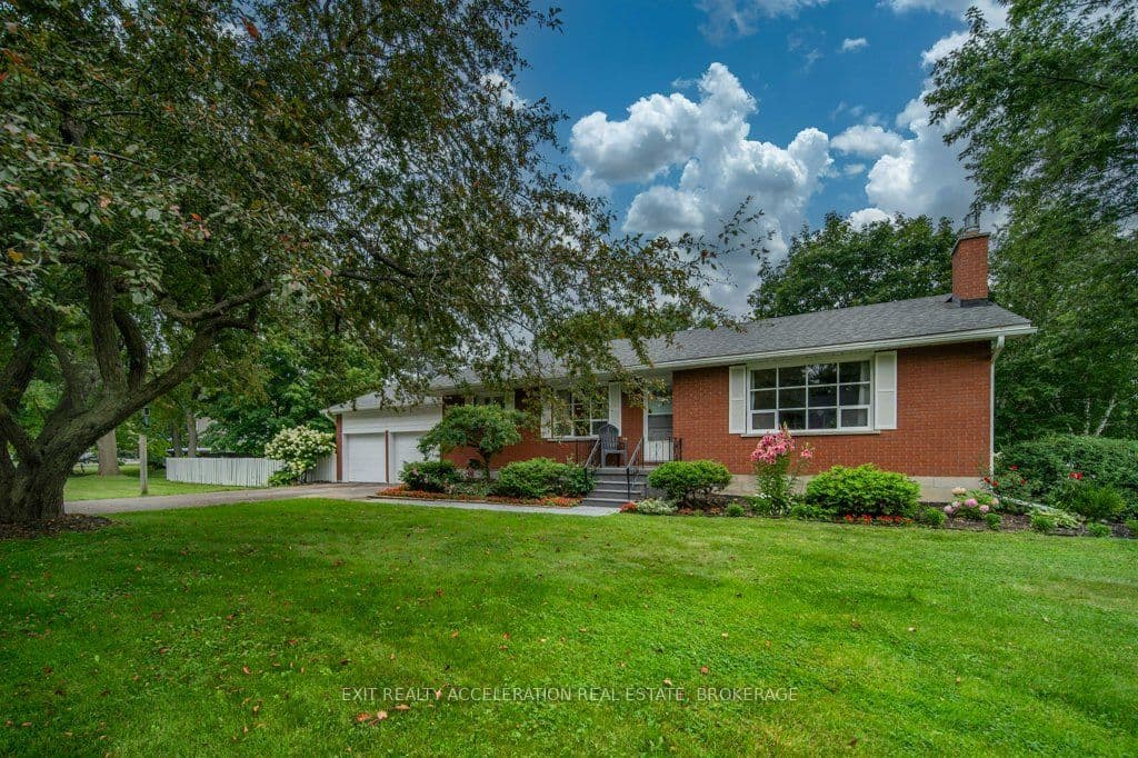 28 Southcrest Drive, Greater Napanee, ON K7R 3K2