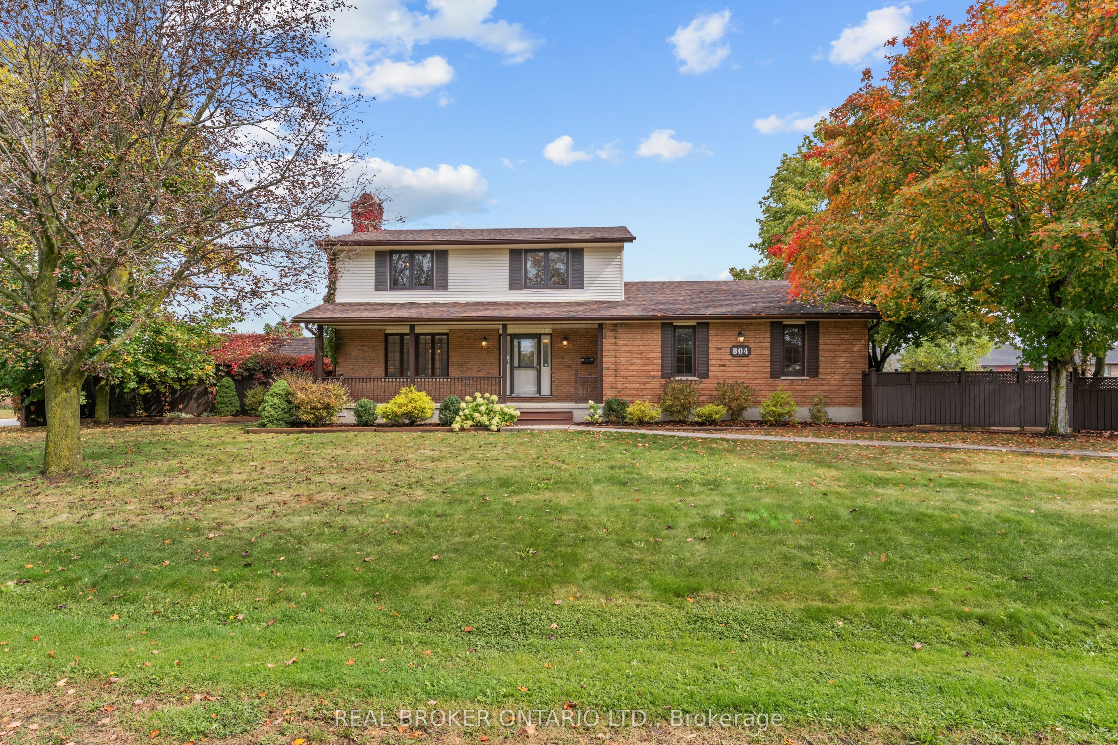 804 Pinewood Drive, Peterborough, ON K9K 1L4