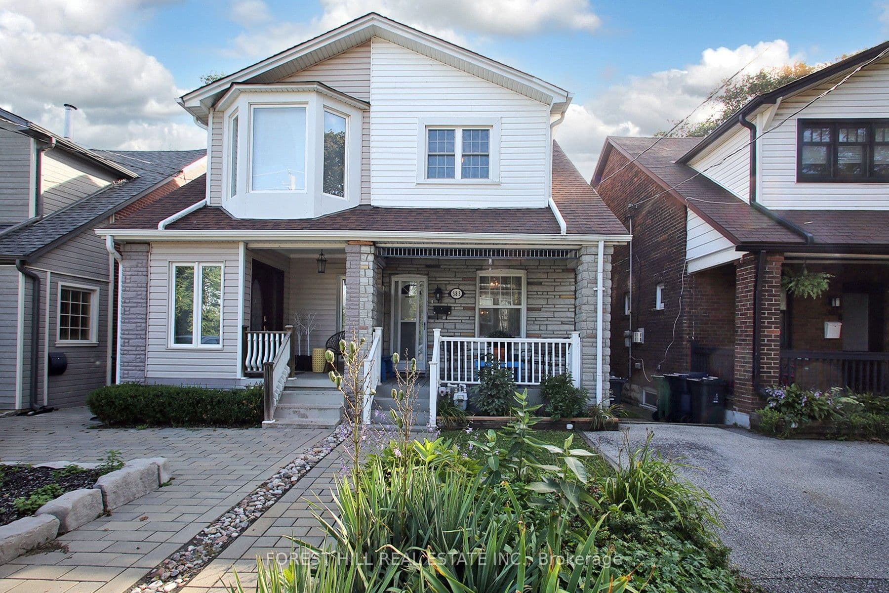 383 Scarborough Road, Toronto, ON M4E 3N1
