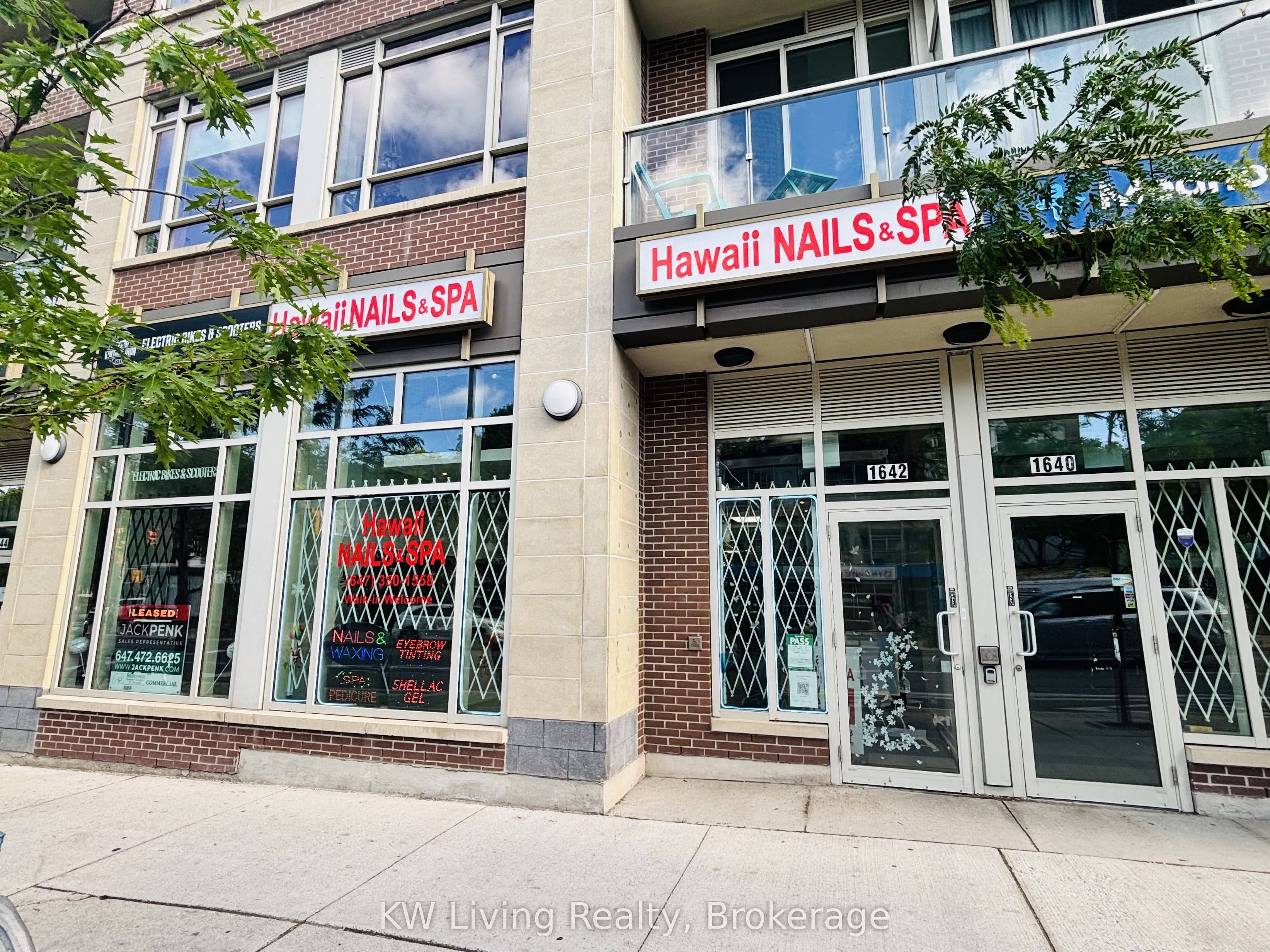 1642 Bloor Street W, Toronto, ON M6P 1A7