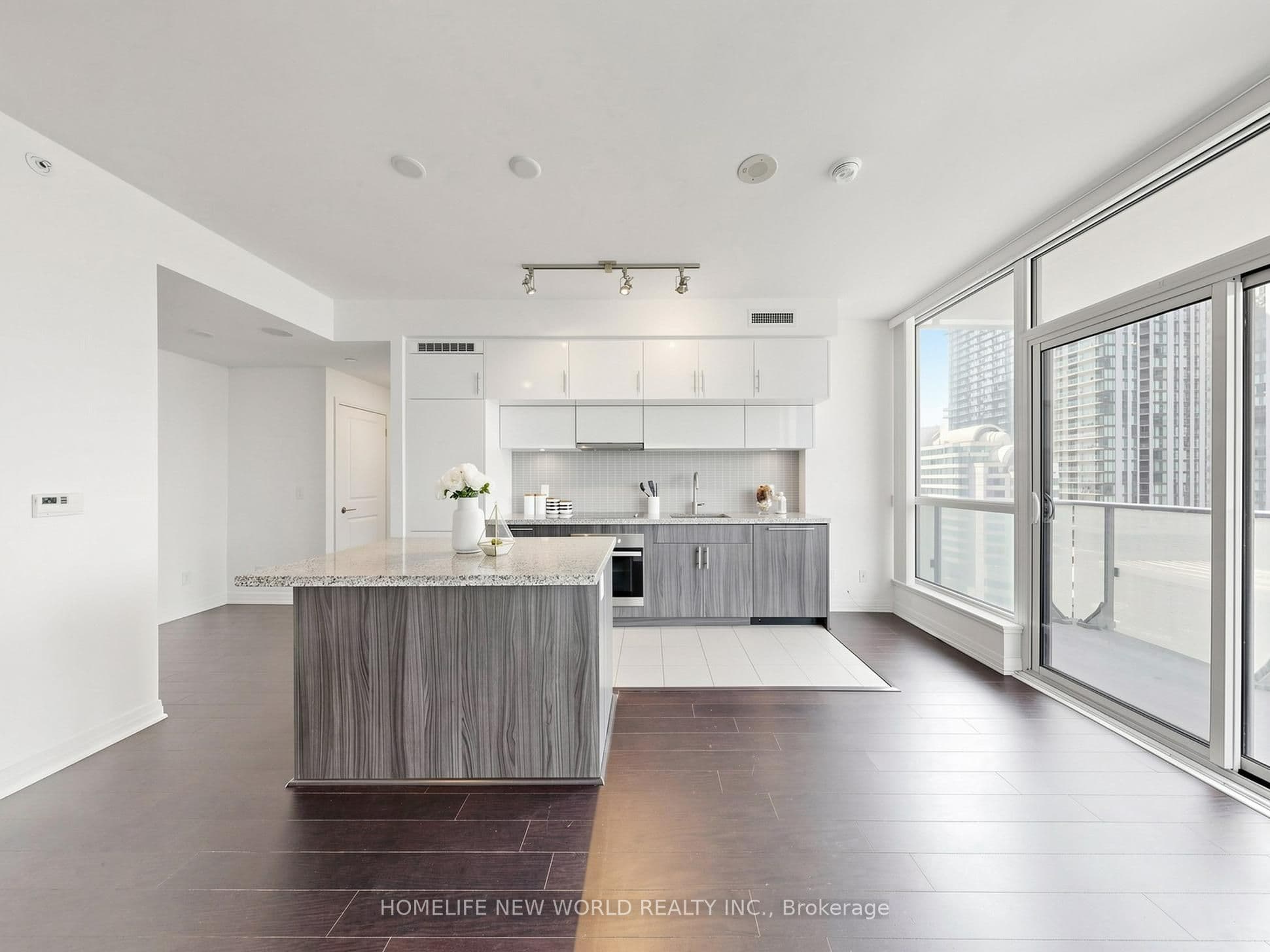 8 Mercer Street 1901, Toronto, ON M5V 0C4