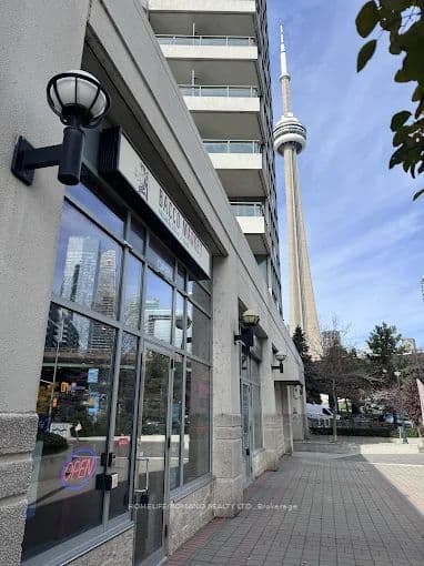 228 Queens Quay W 8, Toronto, ON M5J 2X1