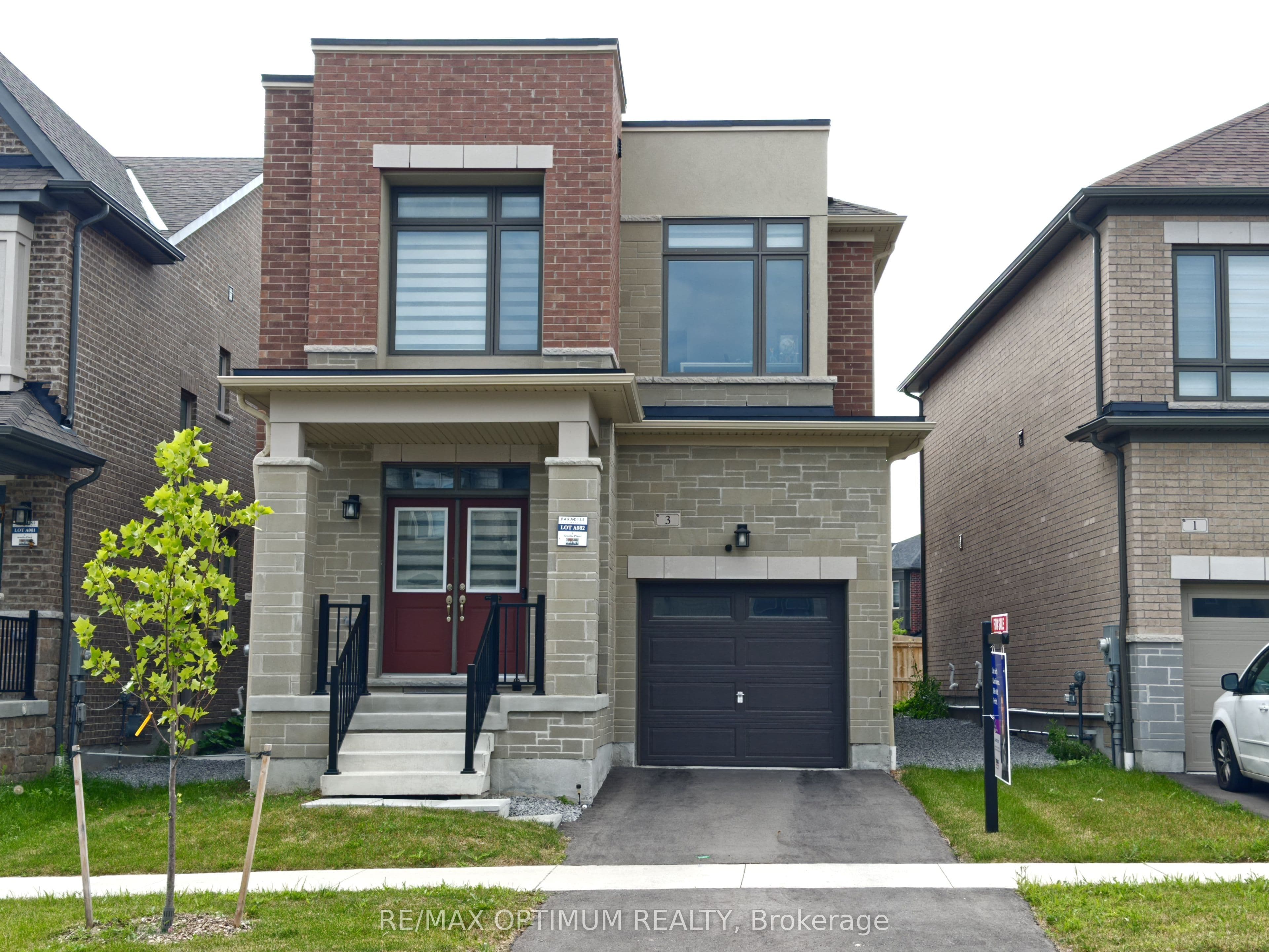 3 Armilia Place, Whitby, ON L1P 0N9