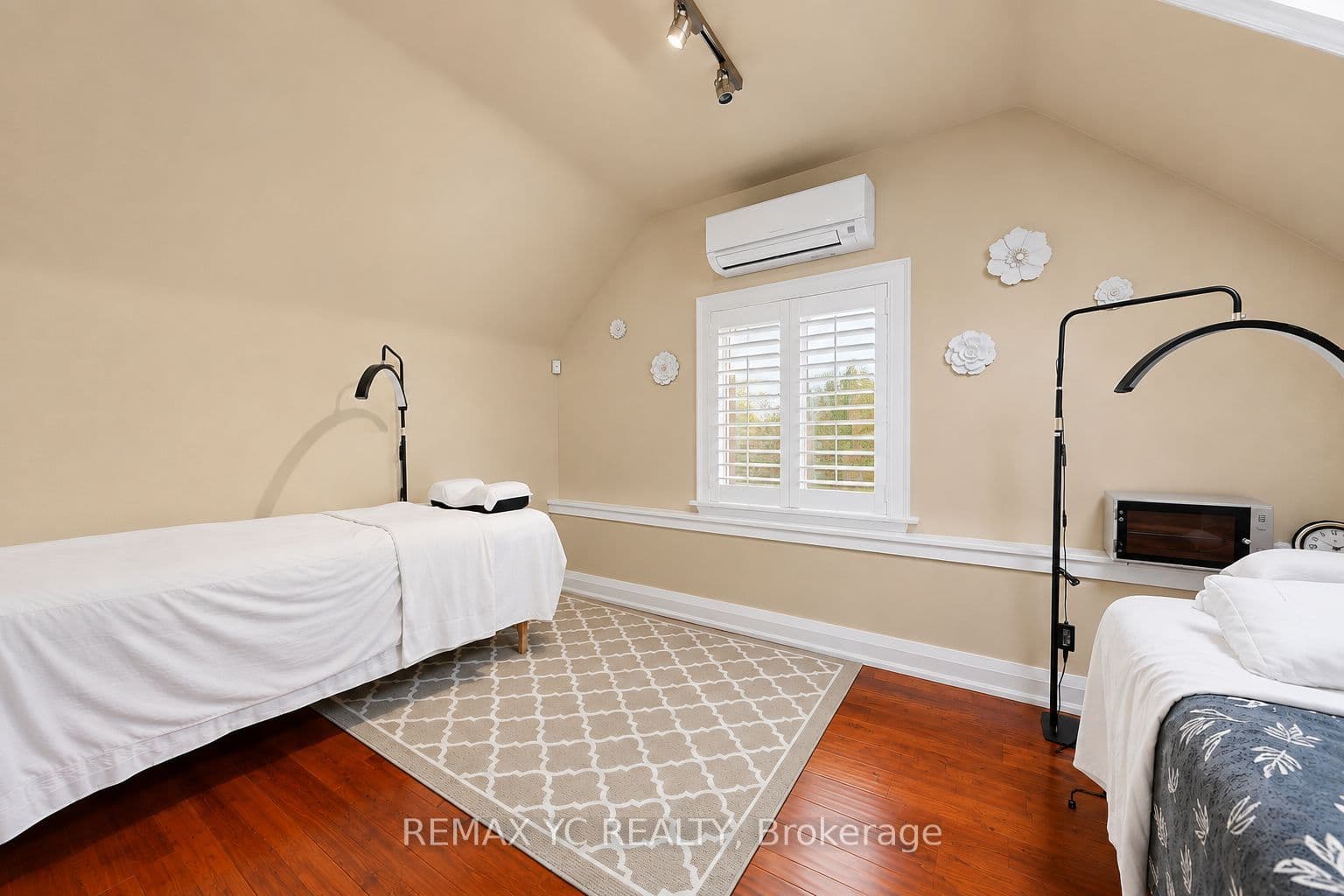 99 Sheppard Avenue E R2, Toronto, ON M2N 3A3