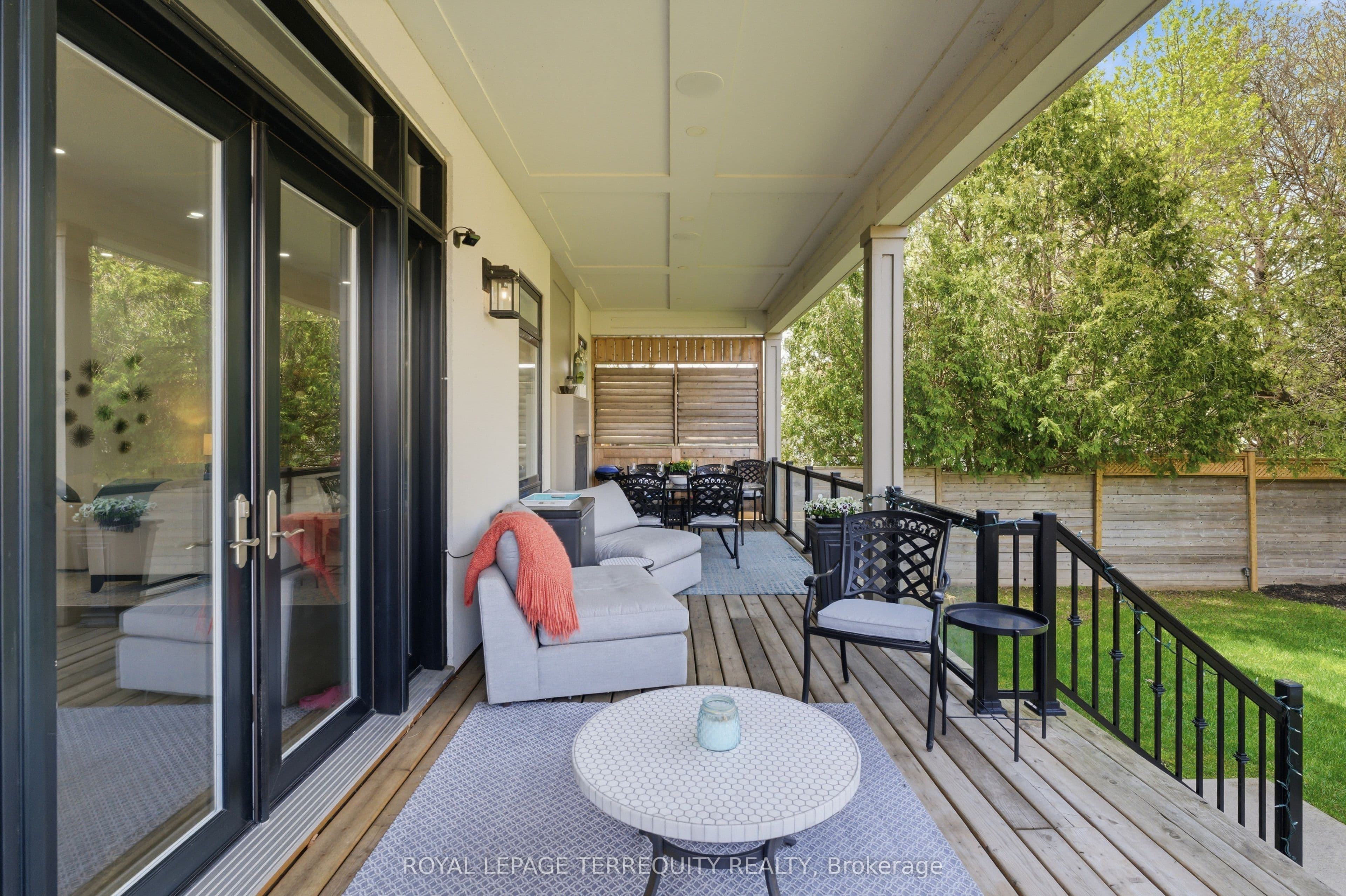130 Edgecroft Road, Toronto, ON M8Z 2C3