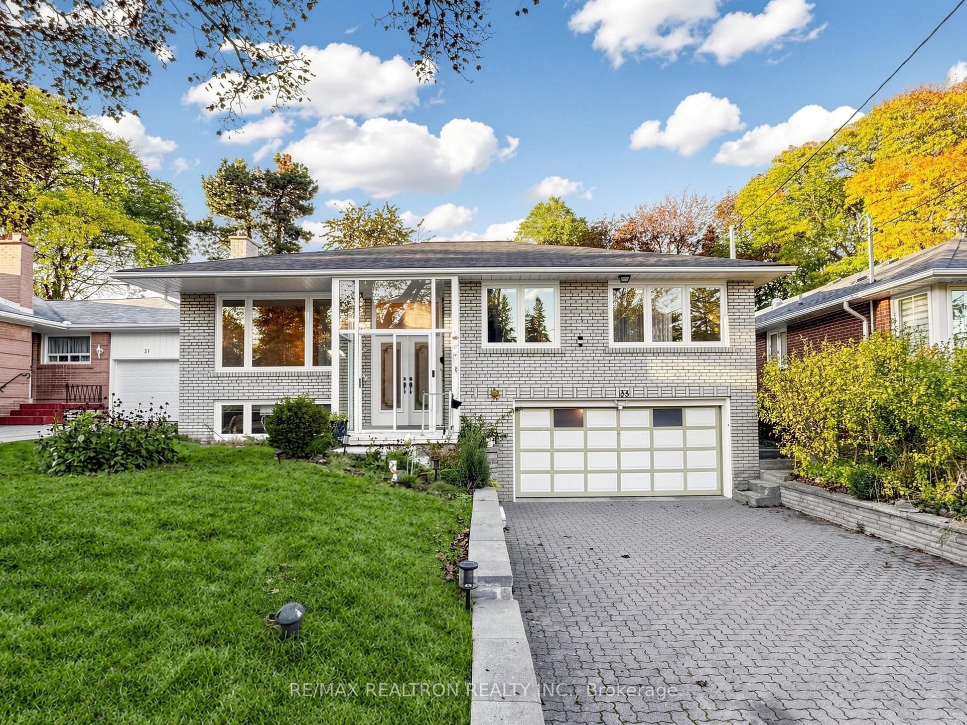 33 Sumner Heights Drive, Toronto, ON M2K 1Y2