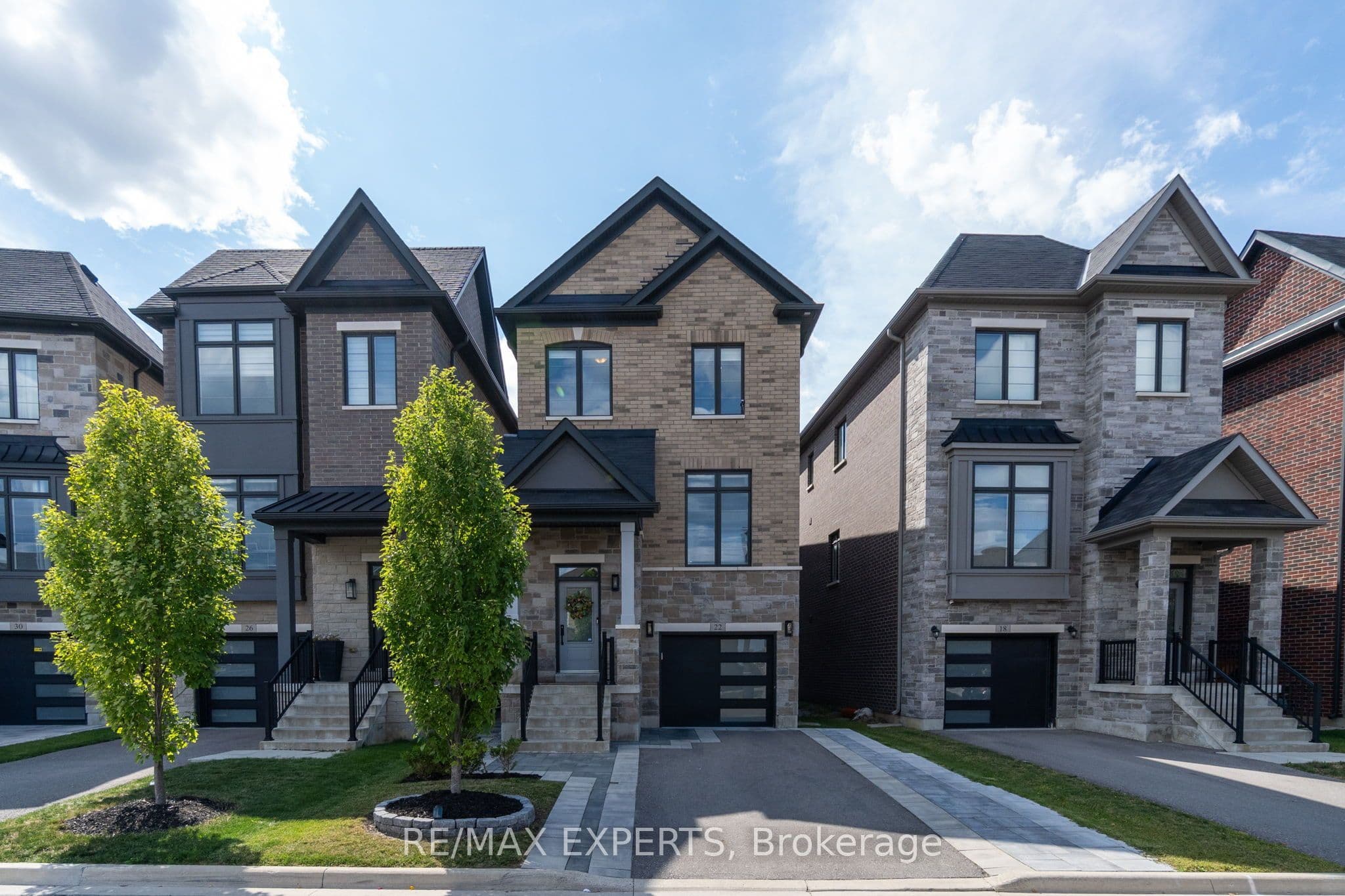 22 Velia Court, Vaughan, ON L4H 4S5