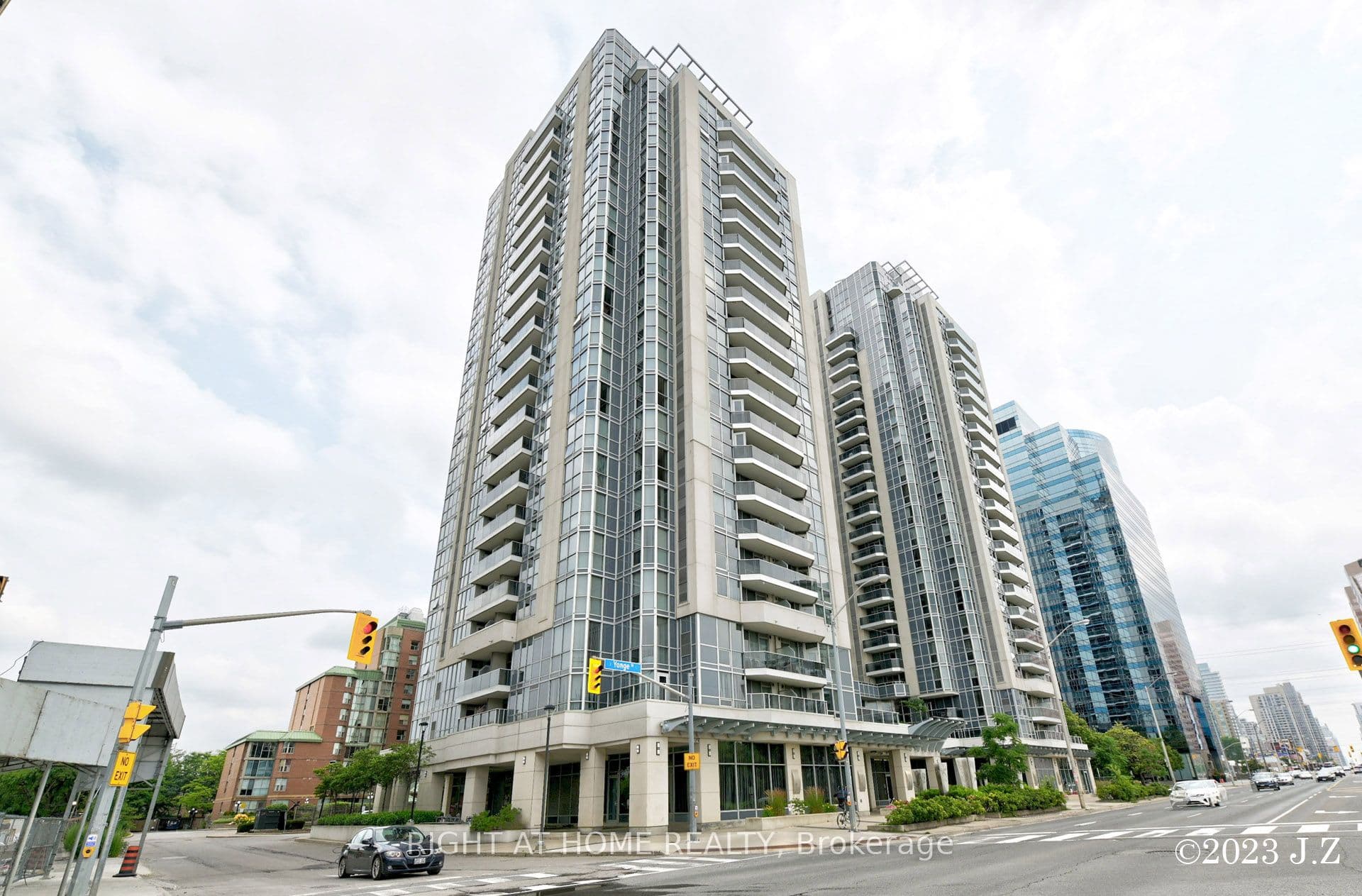 5793 Yonge Street 1009, Toronto, ON M2M 0A9