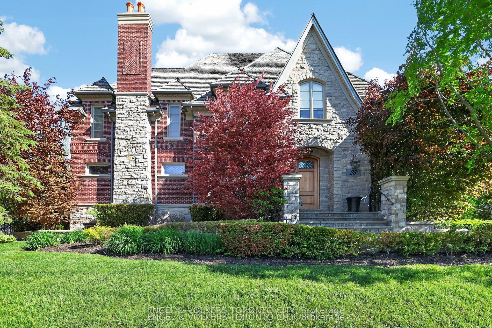 28 Long Hill Drive, Richmond Hill, ON L4E 3M5