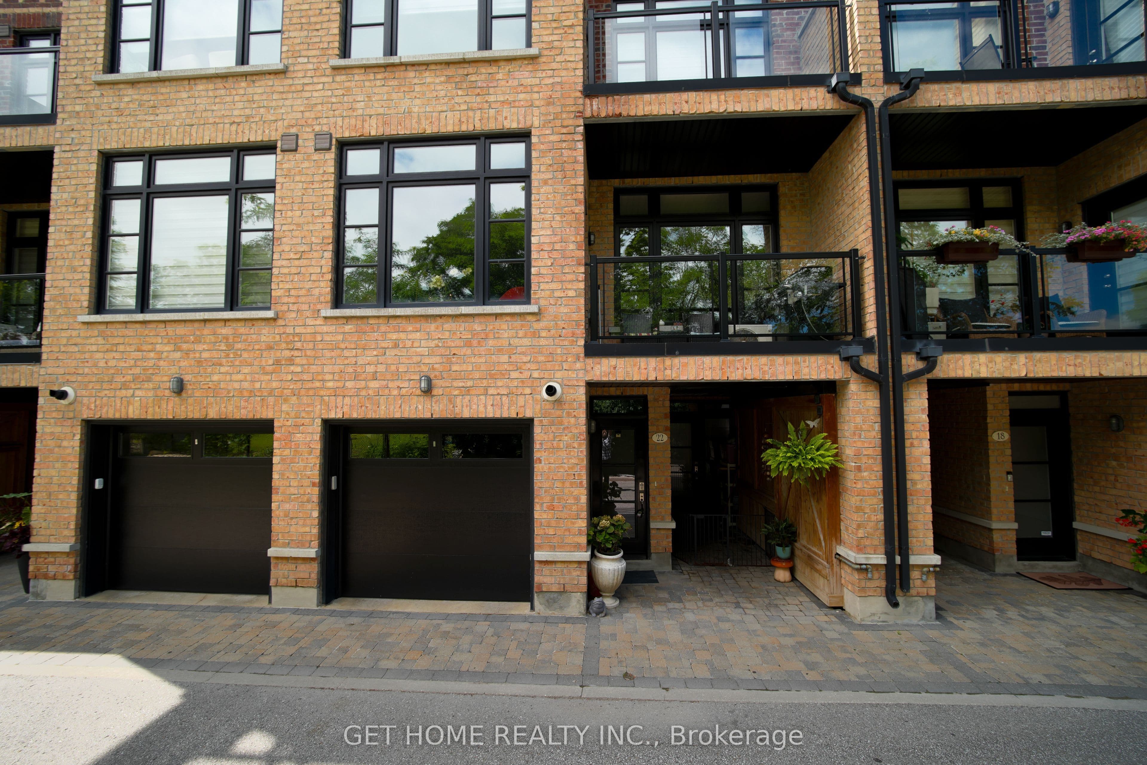 8169 Kipling Avenue E 22, Vaughan, ON L4L 0G4