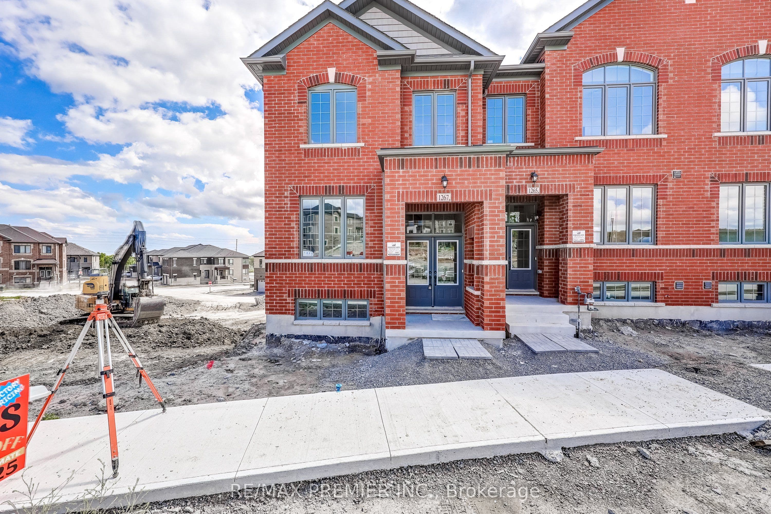 1267 Winding Woods Trail, Pickering, ON L1X 0S3