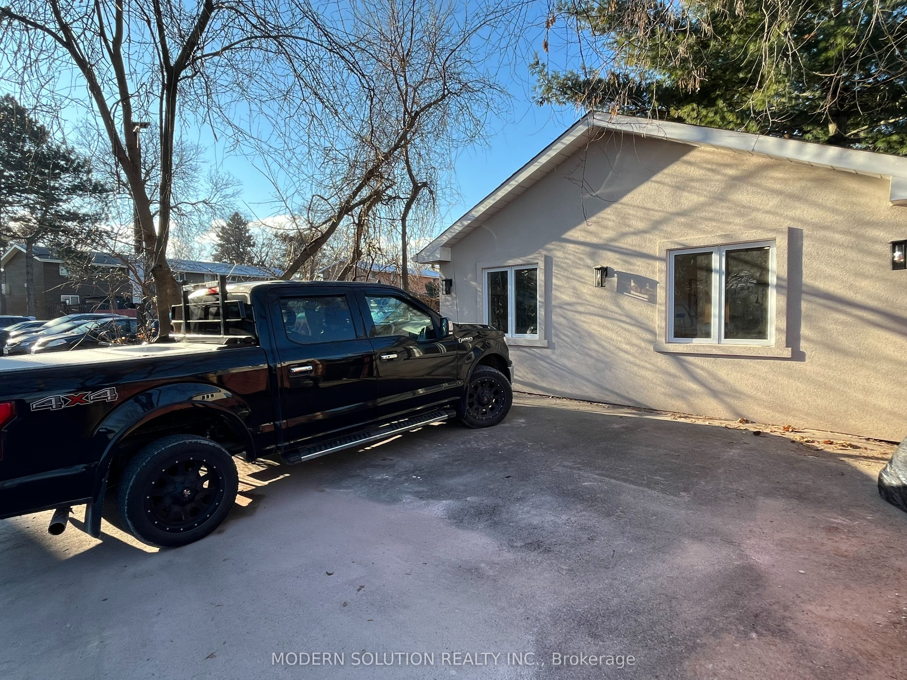 23 Tilden Crescent, Toronto, ON M9P 1V6