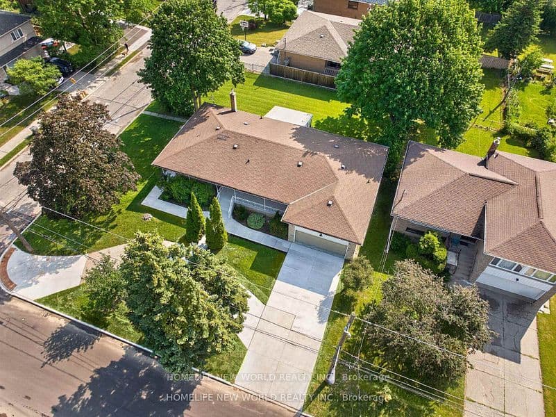 203 Goddard Street, Toronto, ON M3H 5E7