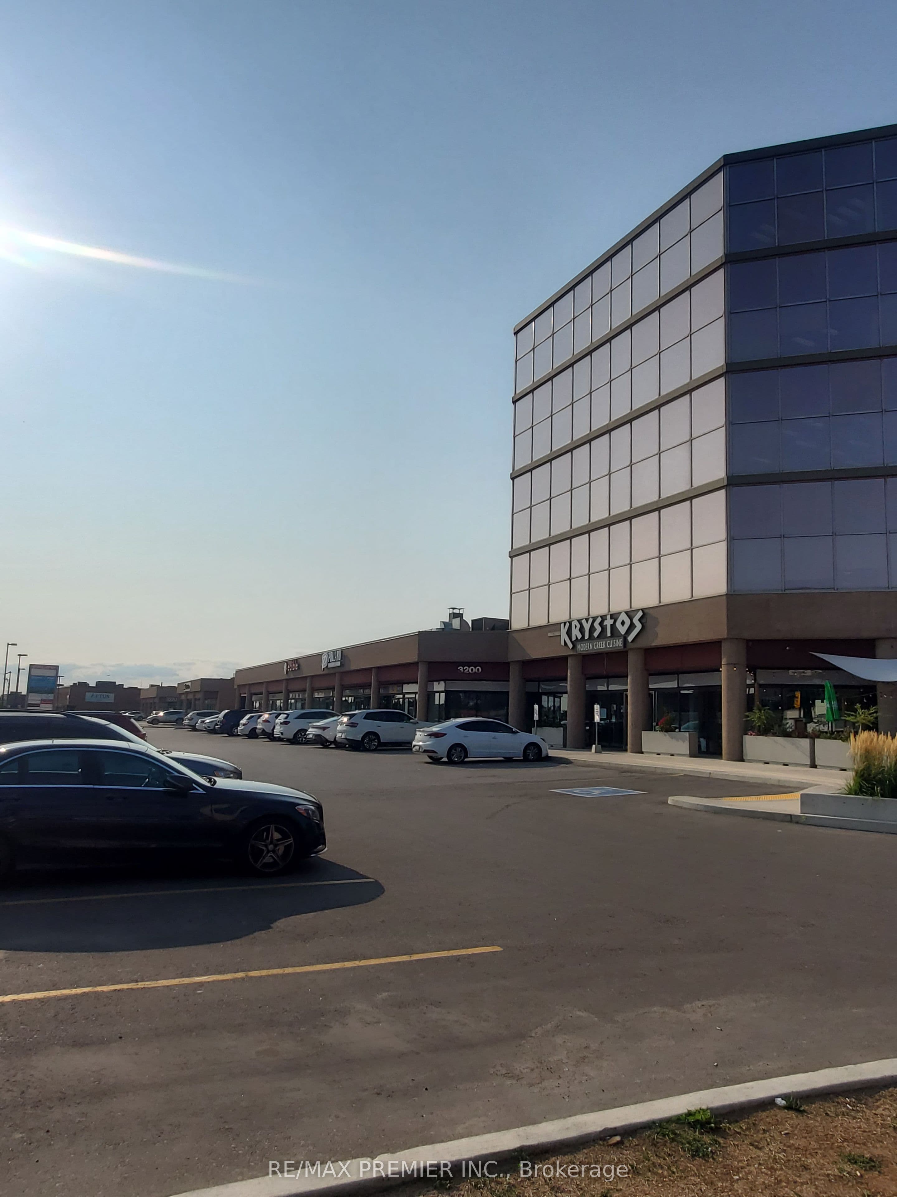 3220 Dufferin Street 13 & 14, Toronto, ON M6A 2T3