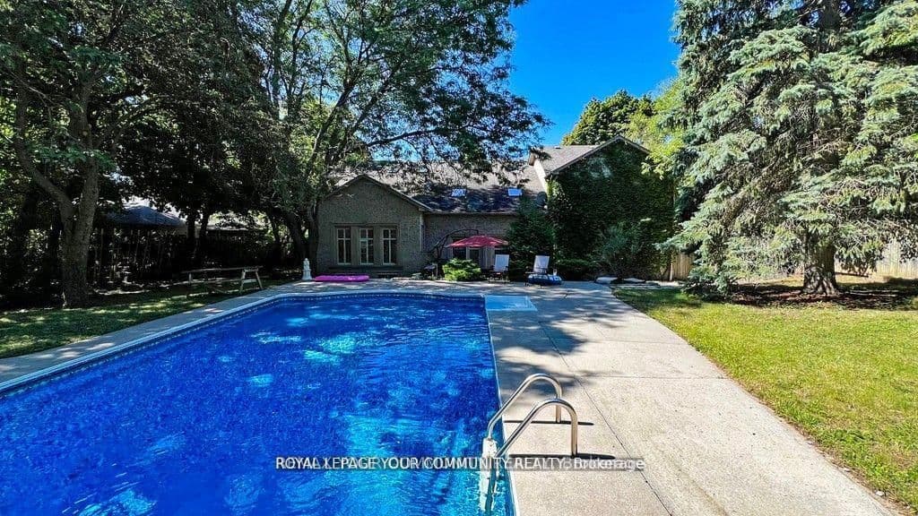 43 Denham Drive, Richmond Hill, ON L4C 6H7