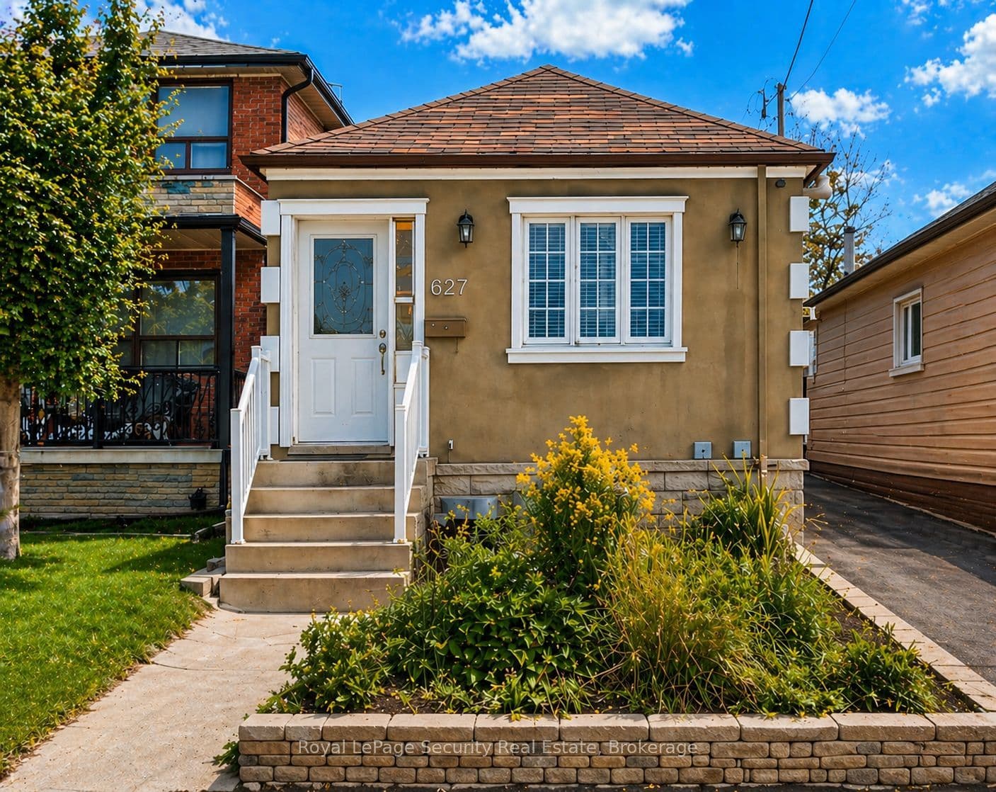 627 Caledonia Road, Toronto, ON M6E 4V7