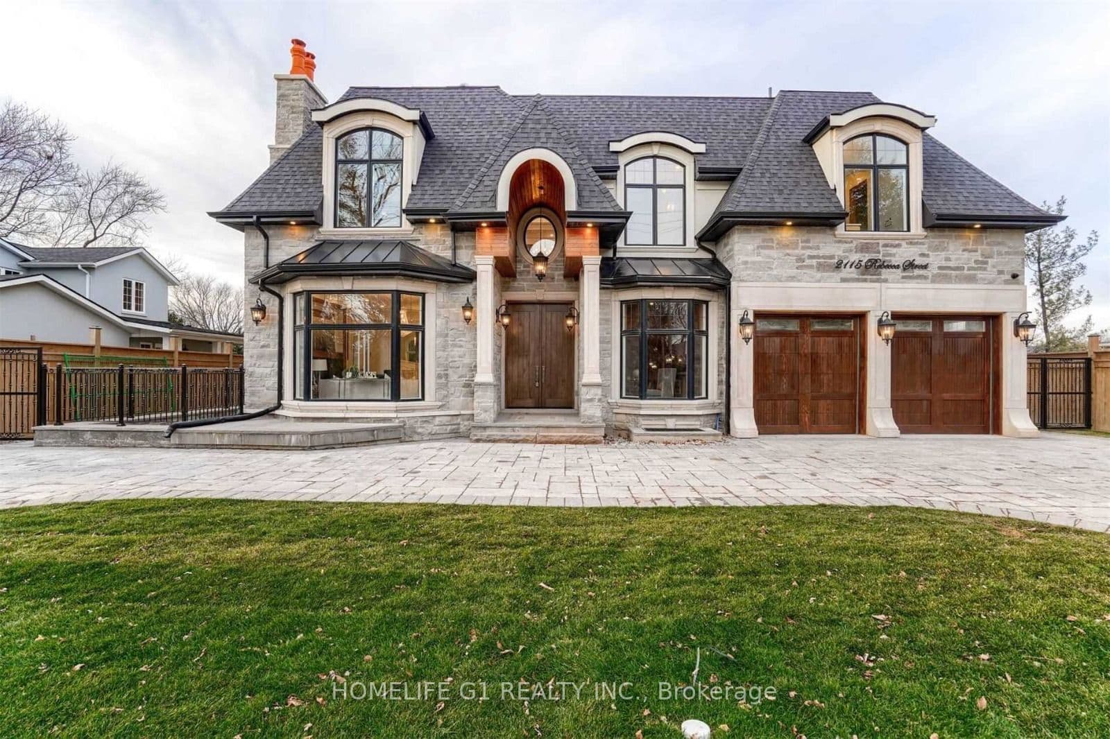 2115 Rebecca Street, Oakville, ON L6L 2A4