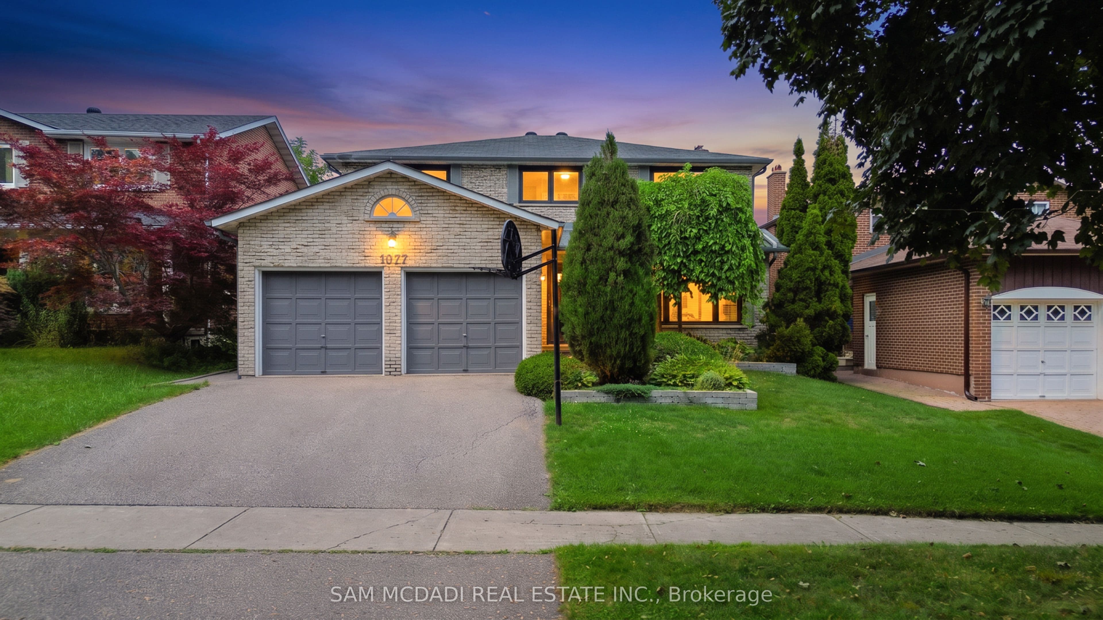 1077 Saginaw Crescent, Mississauga, ON L5H 3W4