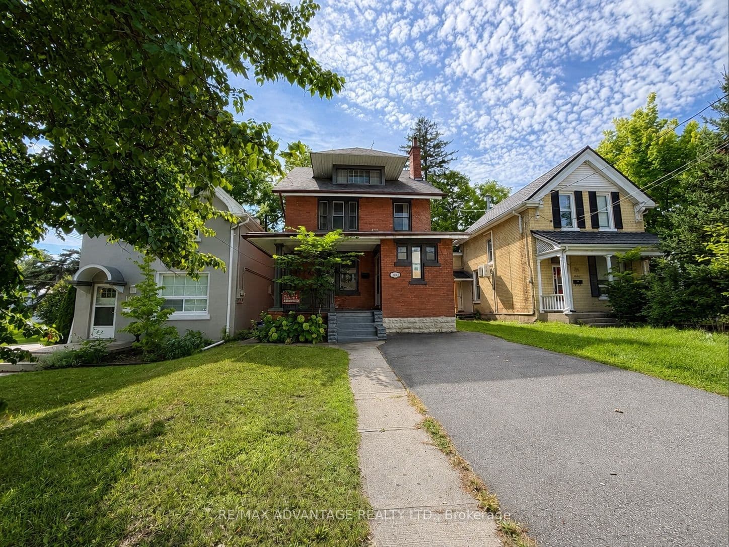 1051 Richmond Street N, London East, ON N6A 3J7