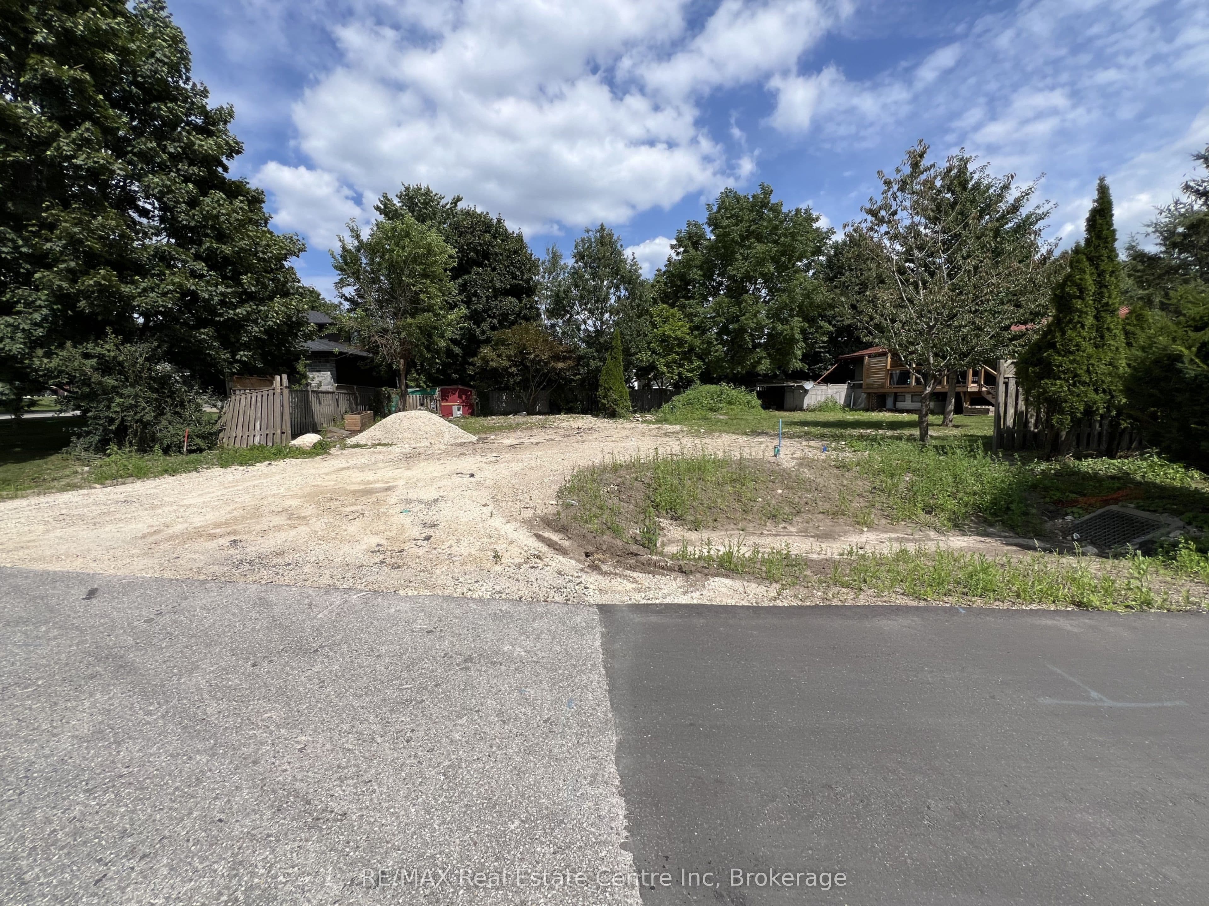 43 ridgeway Avenue, Guelph, ON N1L 1G8