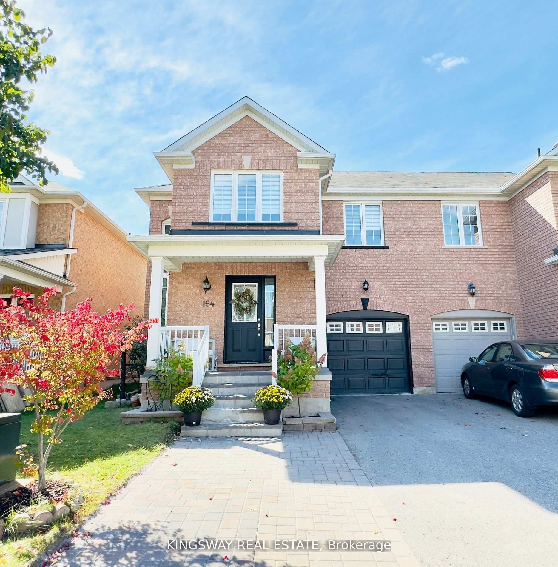 164 Gail Parks Crescent, Newmarket, ON L3X 3C1