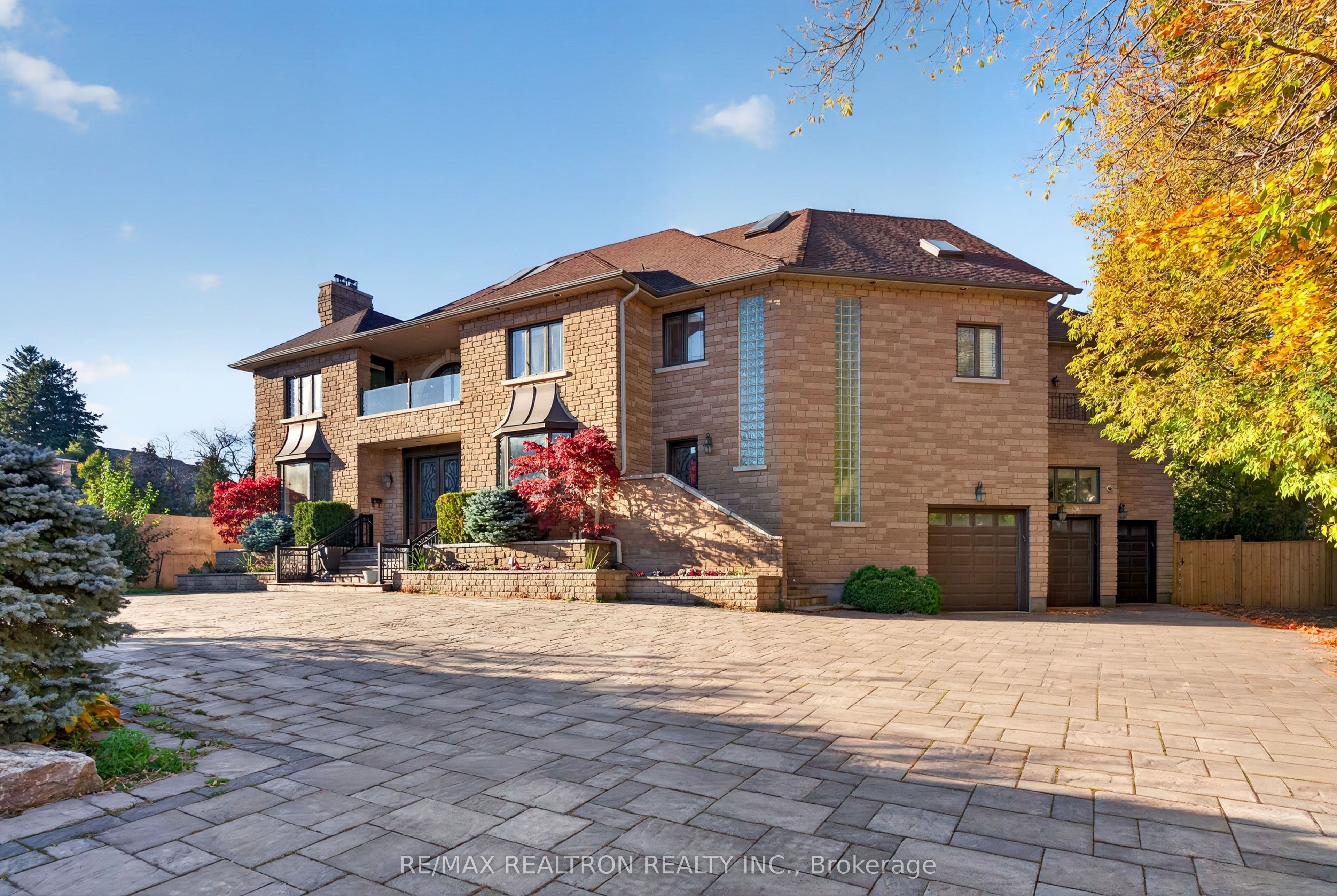 166 Arnold Avenue, Vaughan, ON L4J 1B7