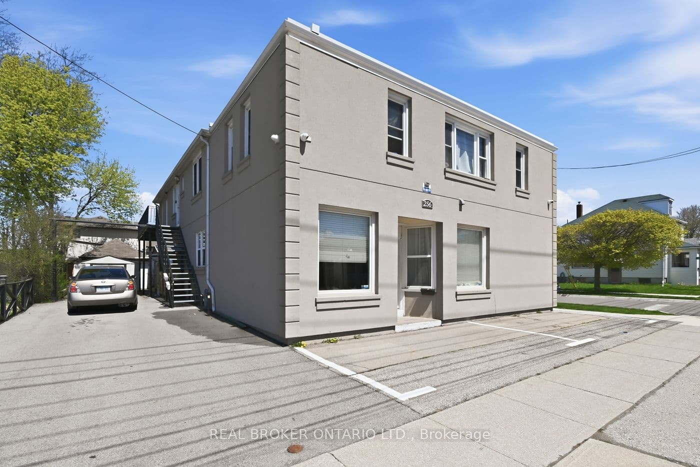 256 Lincoln Street, Welland, ON L3B 4N1