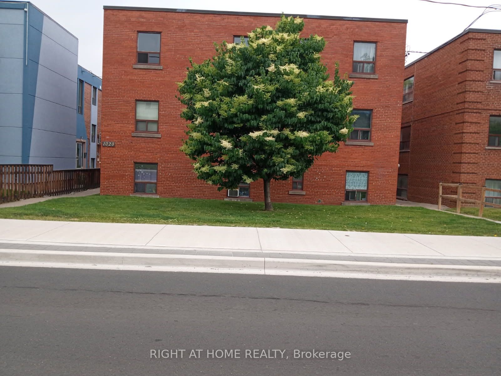 1020 O'Connor Drive, Toronto, ON M4B 2T3