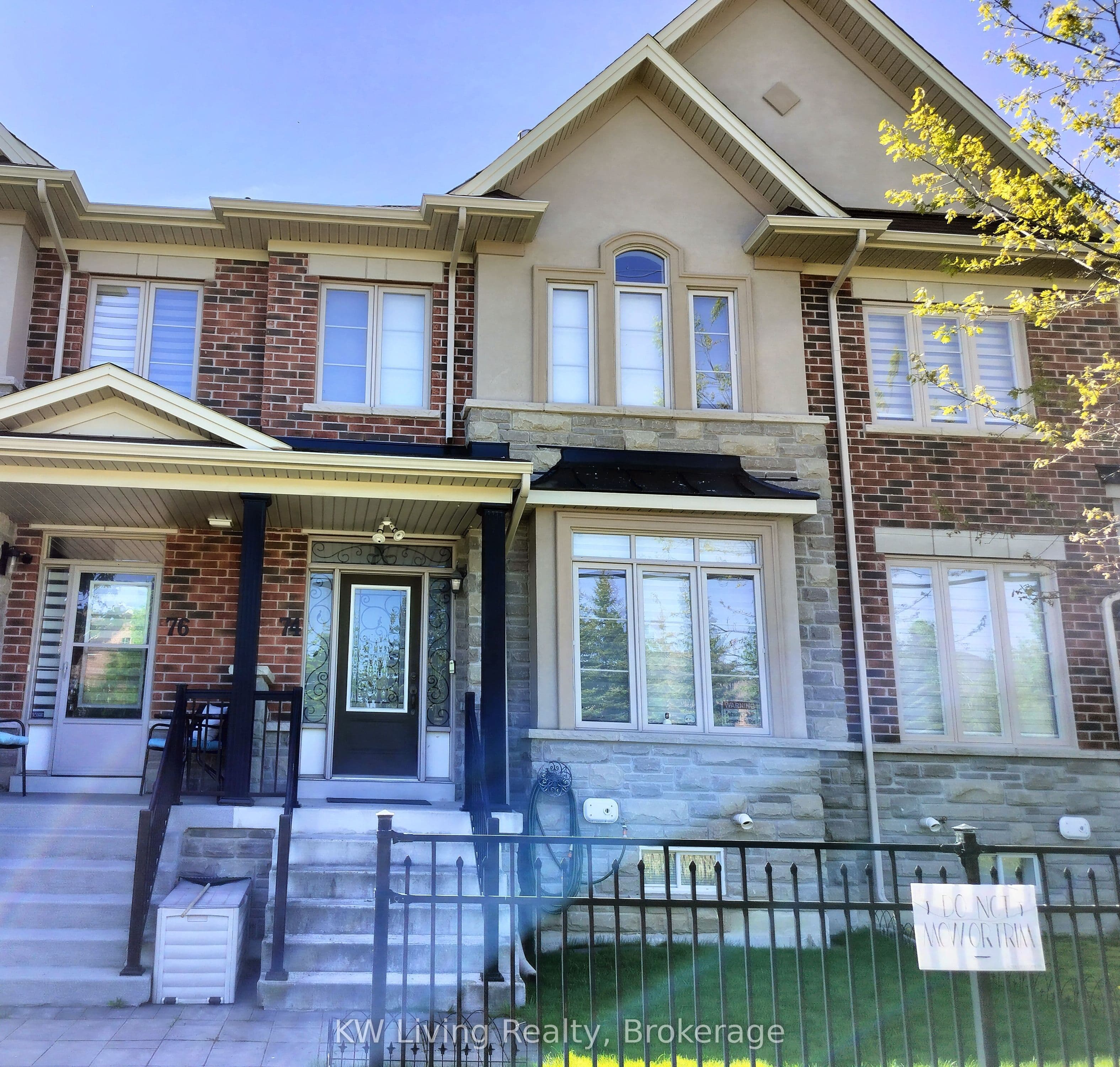 74 Mack Clement Lane, Richmond Hill, ON L4S 0G2