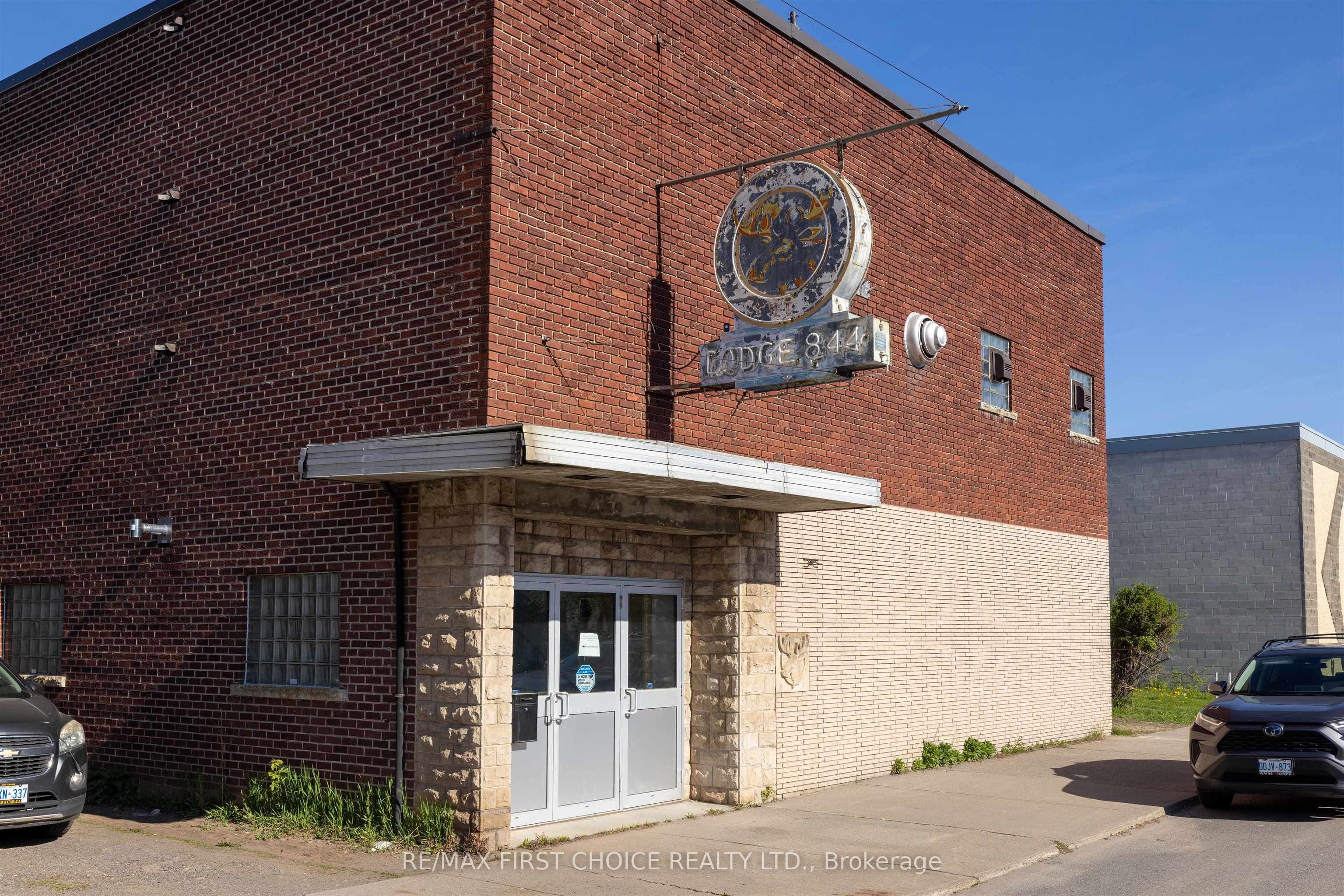 317 May Street S, Thunder Bay, ON P7E 1B7