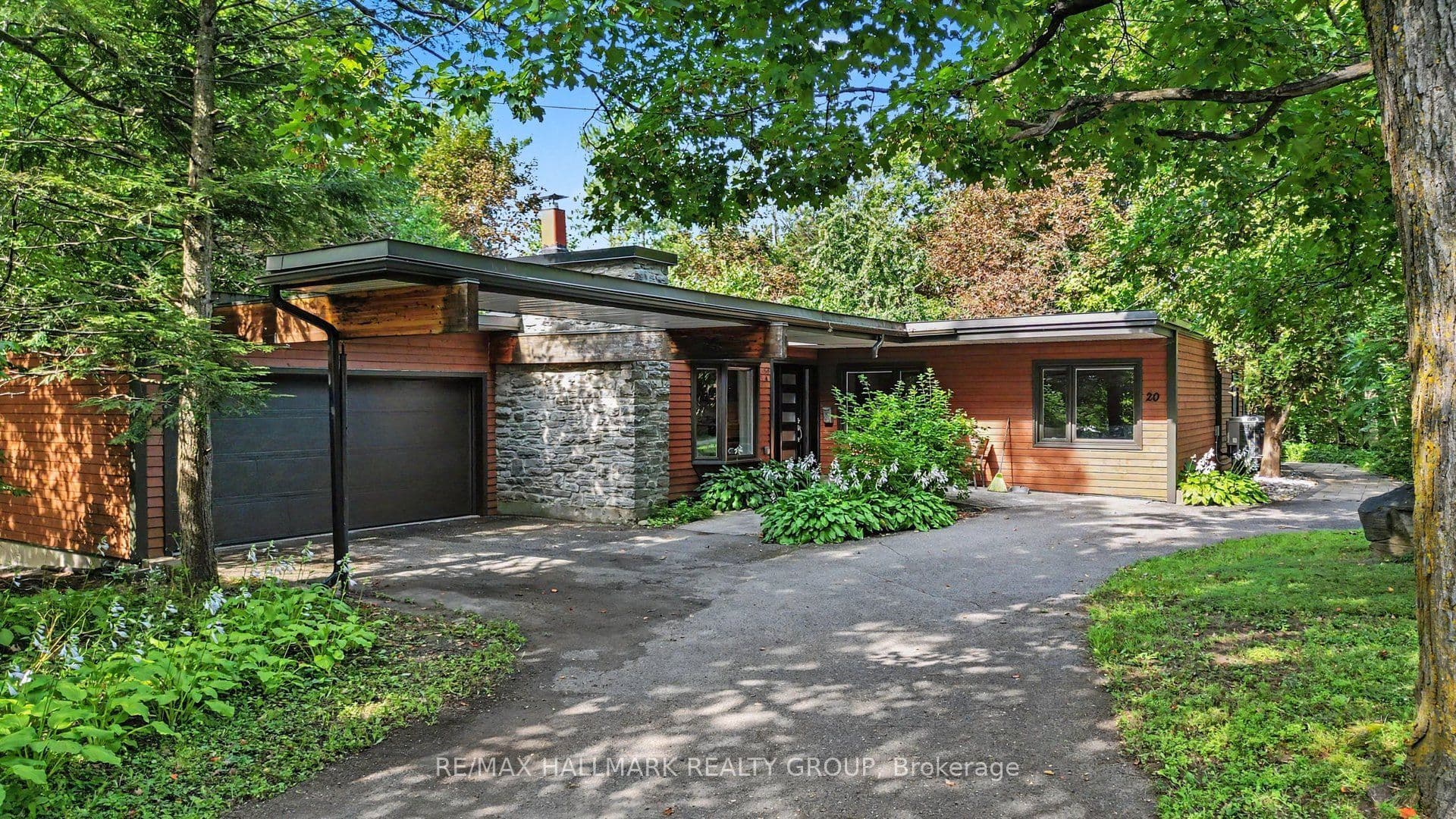20 Fairhaven Way, Manor Park - Cardinal Glen and Area, ON K1K 0R3