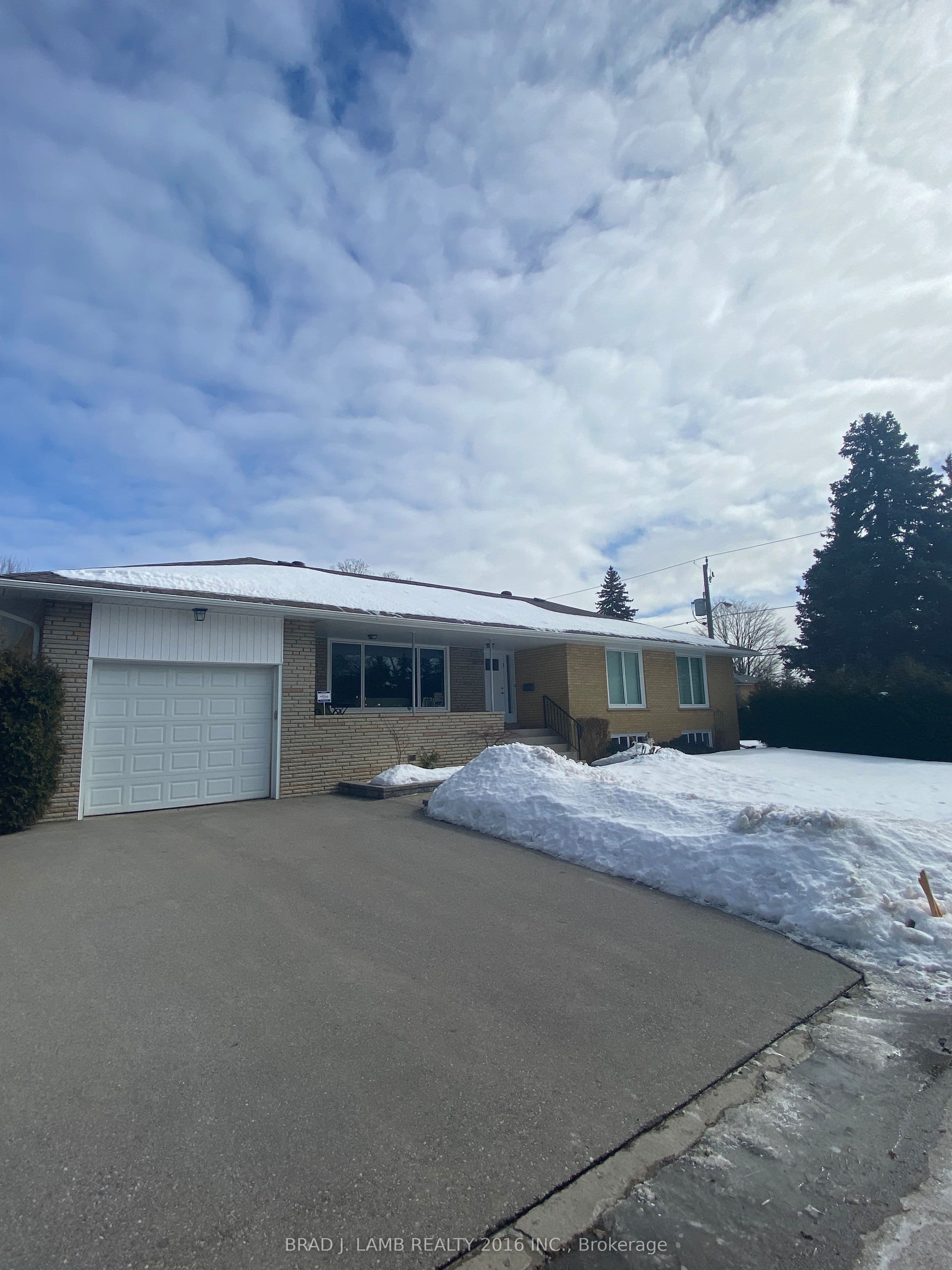 267 Maxwell Street Lower, Toronto, ON M3H 5C1