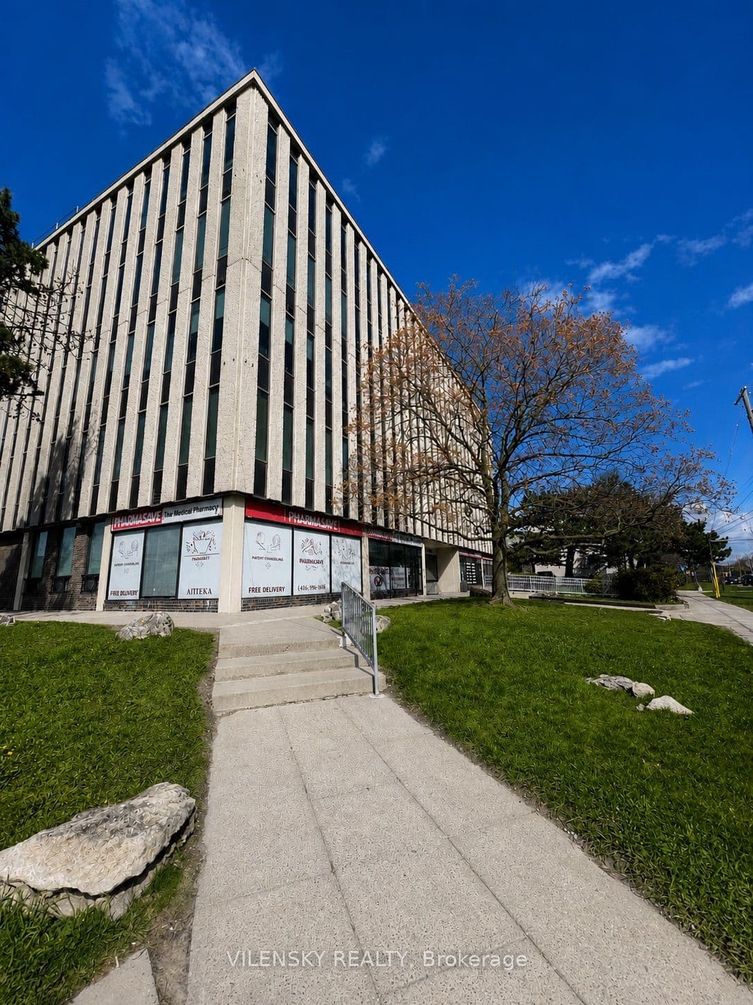 4430 Bathurst Street #312, Toronto, ON M3H 3S3