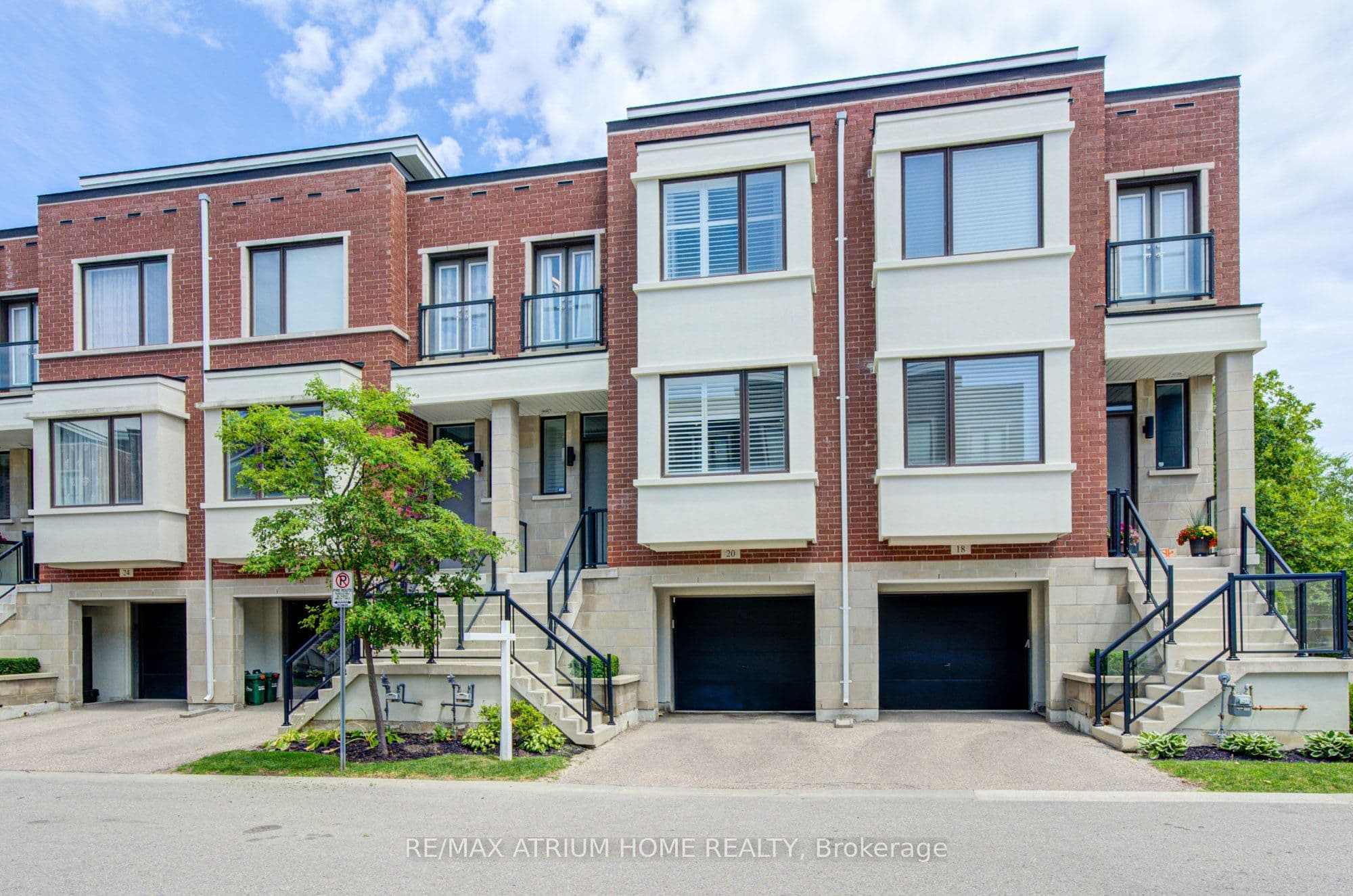 20 Genuine Lane W, Richmond Hill, ON L4B 0E5