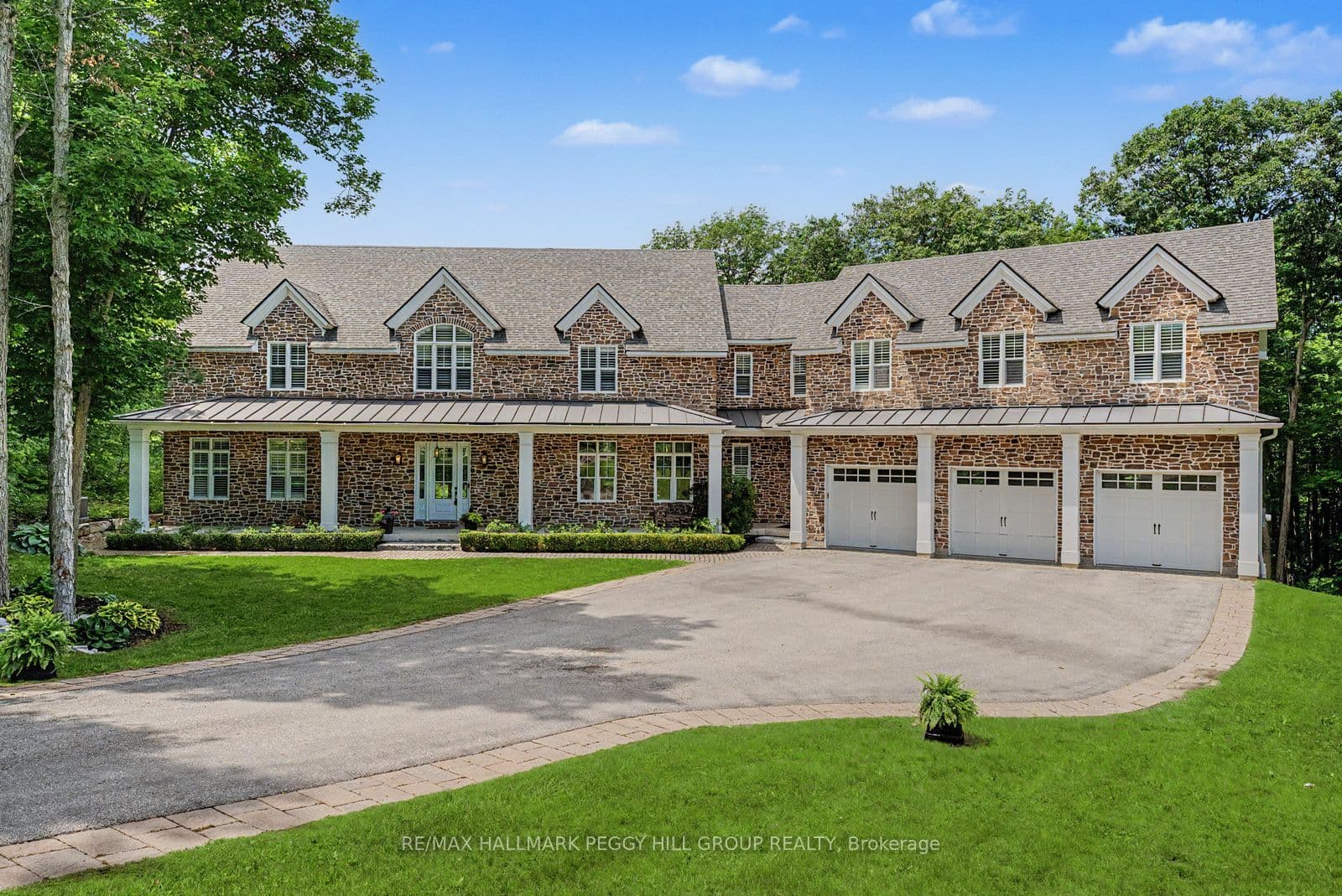 16 Heron Boulevard, Springwater, ON L9X 0J1