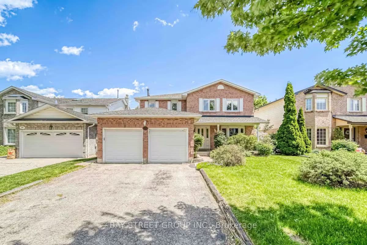 27 Gladiola Court, Whitby, ON L1R 1N8